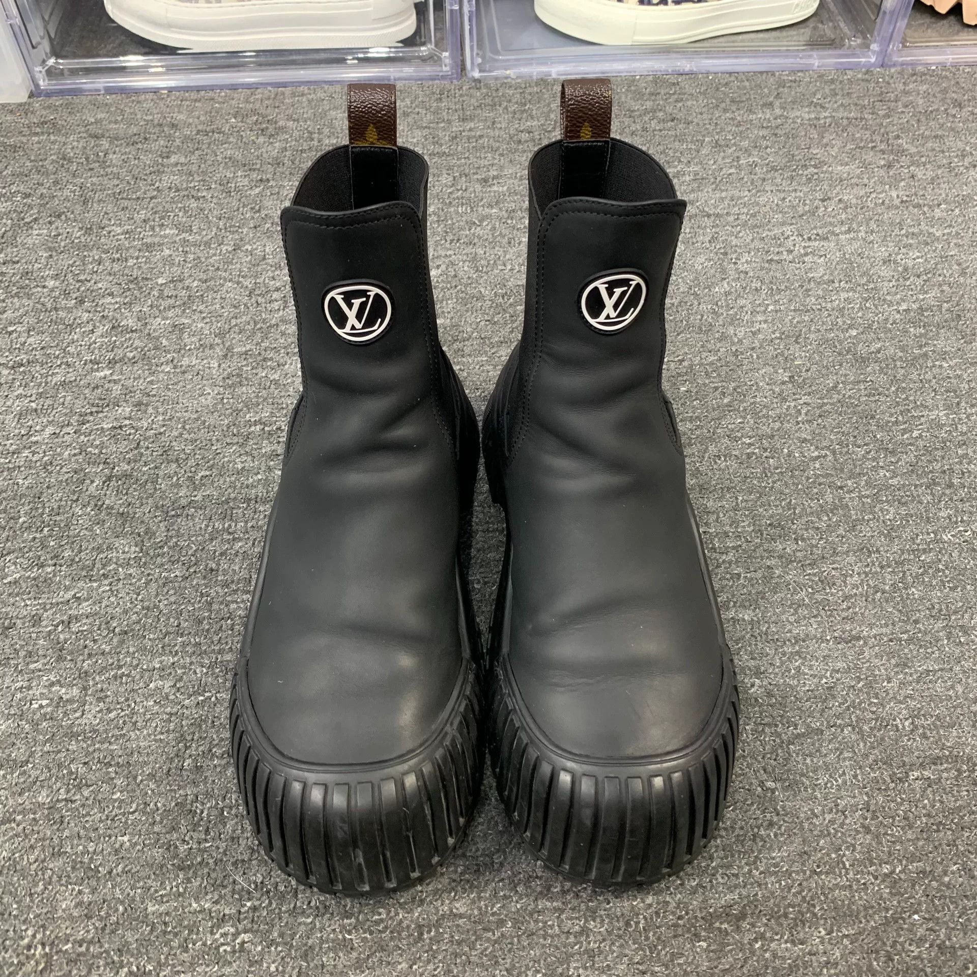 Louis Vuitton Louis Vuitton Black Boots us_8 Women Size US 8 / IT 38 - 4 Thumbnail