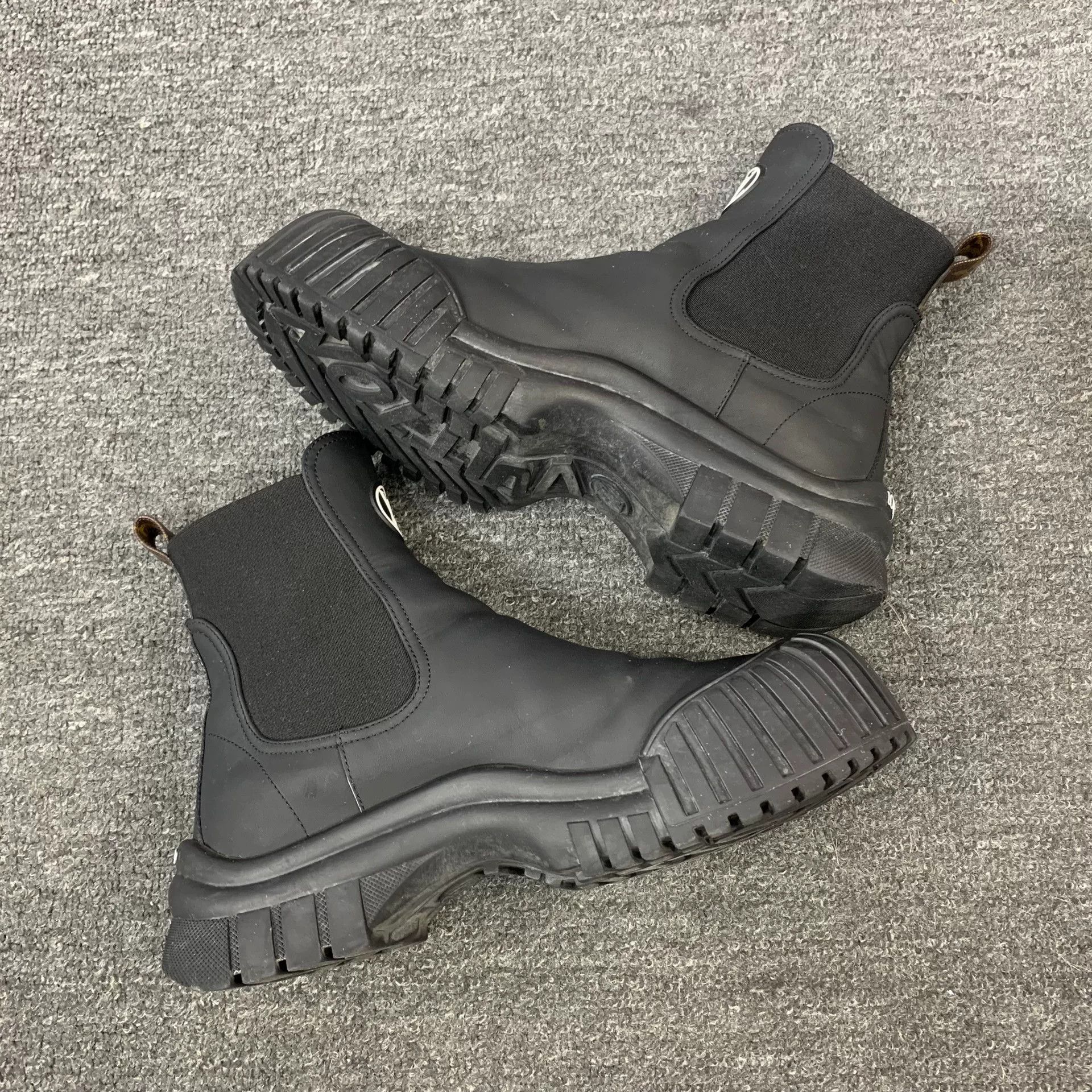 Louis Vuitton Louis Vuitton Black Boots us_8 Women Size US 8 / IT 38 - 3 Thumbnail