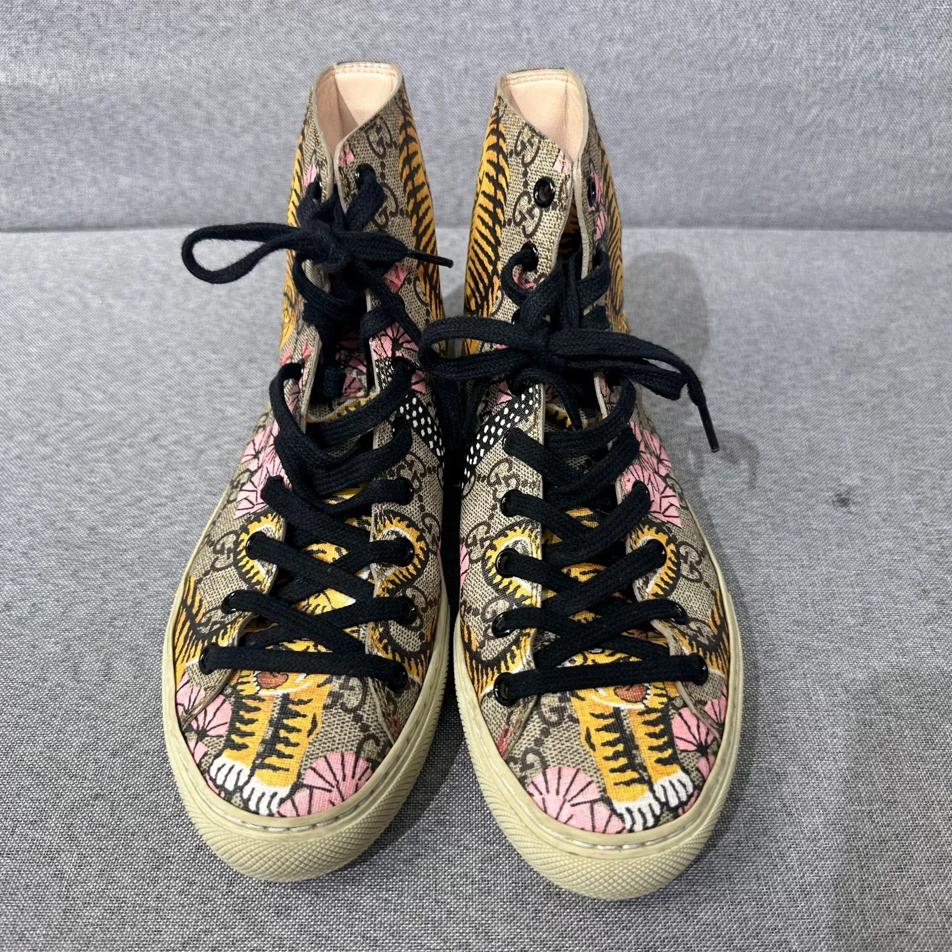 Gucci Gucci Tiger Printed Hitop Sneakers us_7 Women Size US 7 / IT 37 - 4 Thumbnail