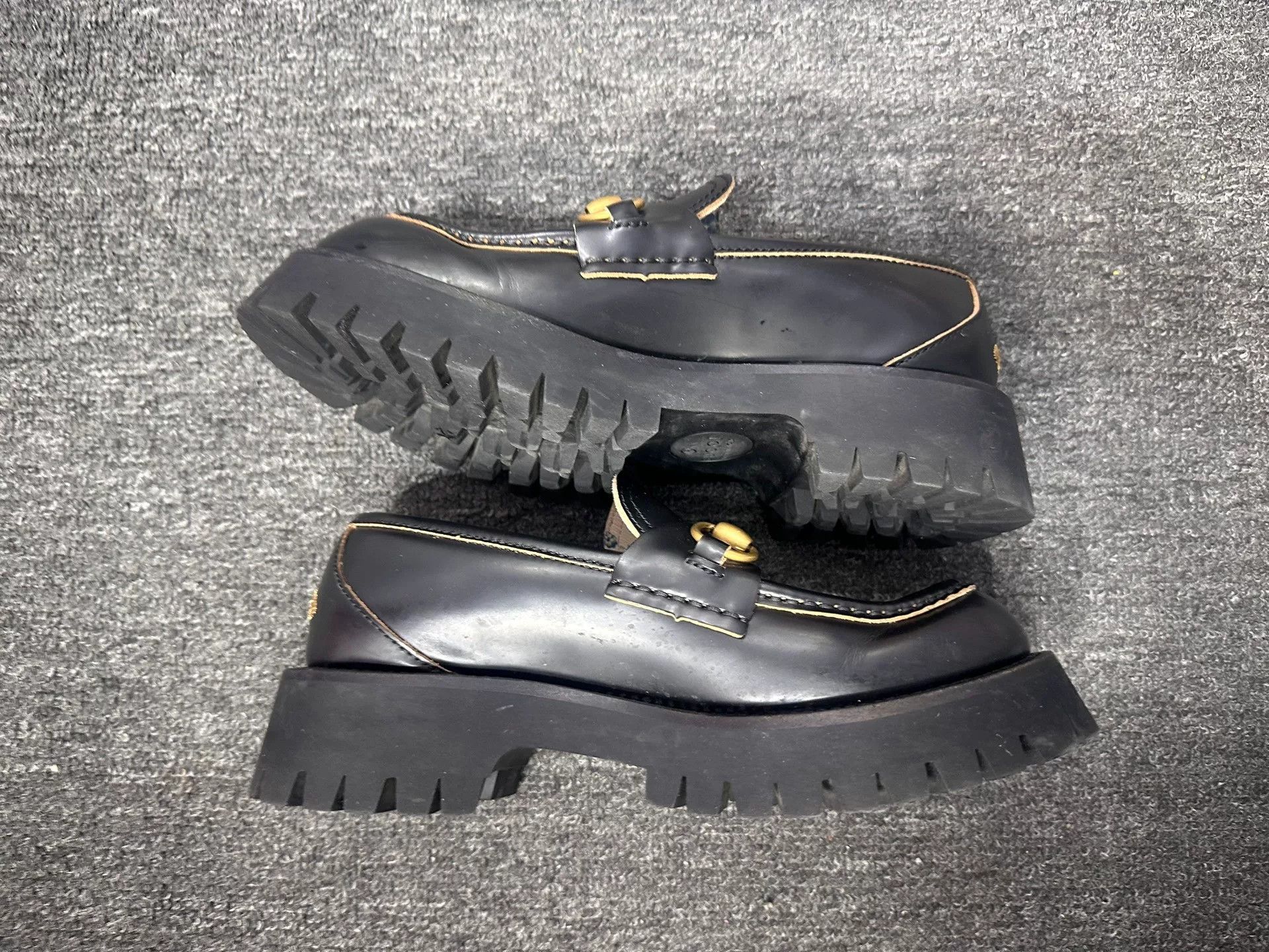 Gucci Gucci Black Lowtop Sneakers us_7 Women Size US 7 / IT 37 - 3 Thumbnail