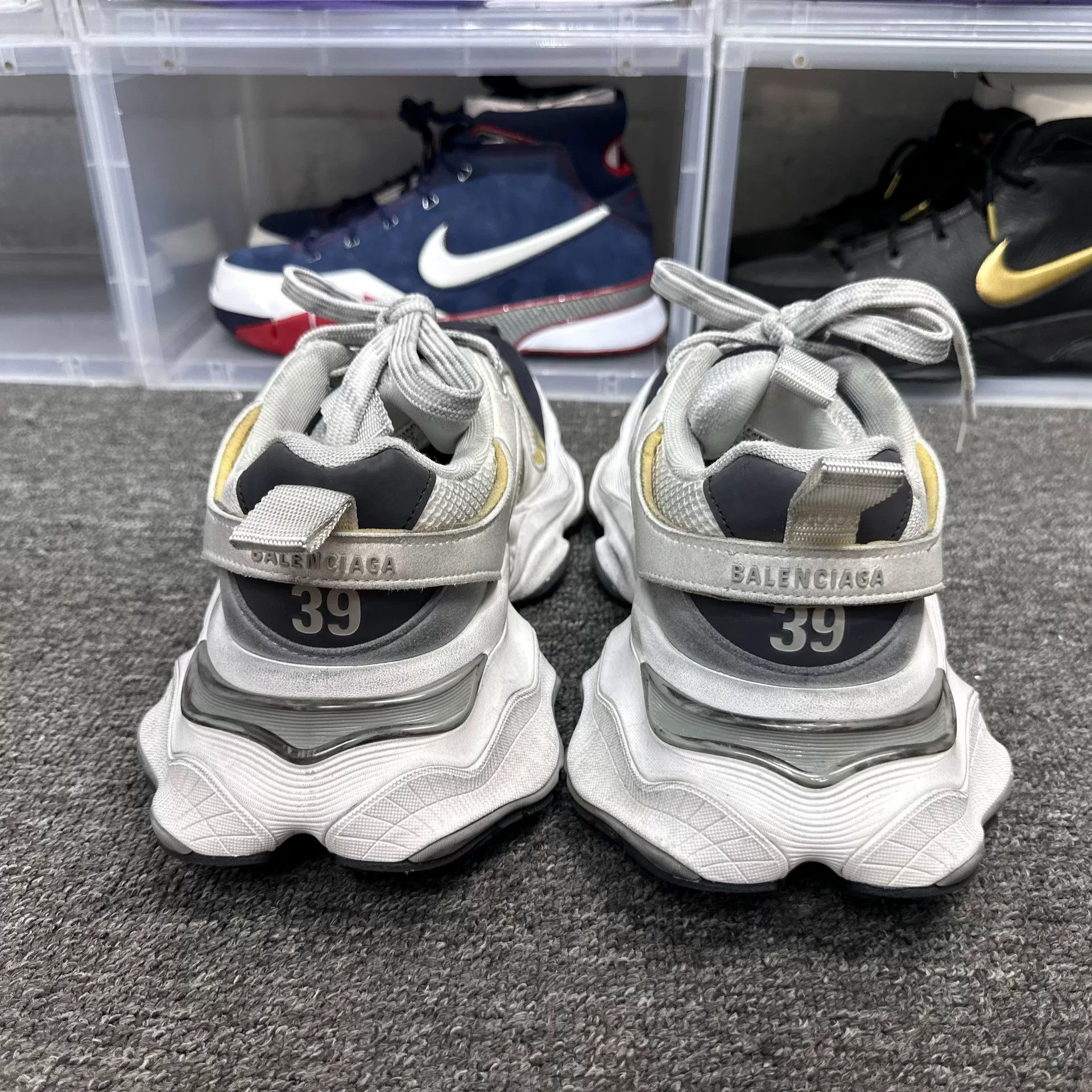 Balenciaga Balenciaga Distressed White Lowtop Sneakers us_9 Women Size US 9 / IT 39 - 5 Thumbnail