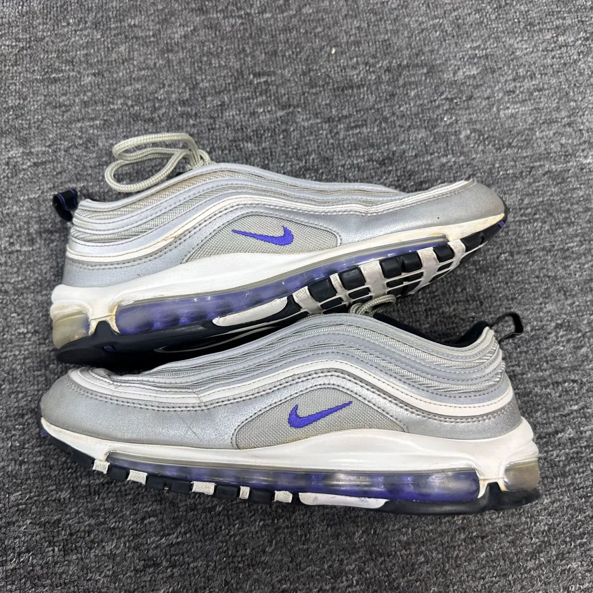 Nike Nike AIR MAX Silver Lowtop Sneakers 11 Men Size US 11 / EU 44 - 2 Thumbnail