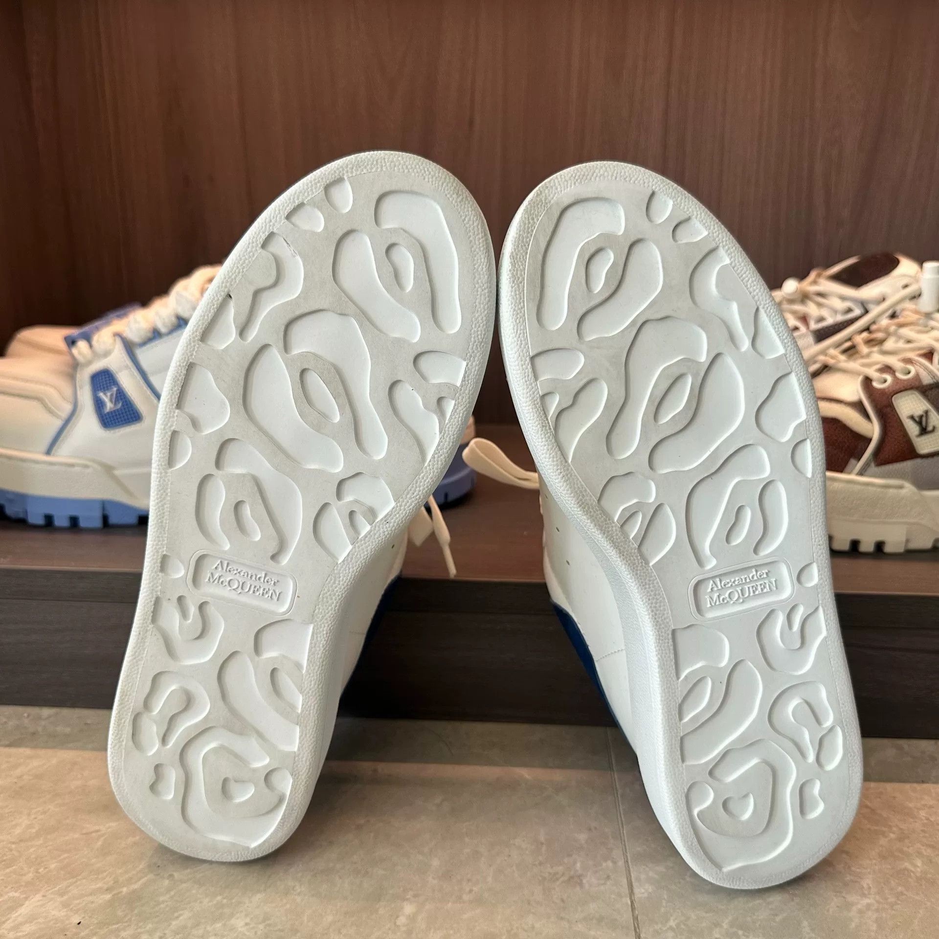 Alexander McQueen Alexander McQueen Blue Lowtop Sneakers us_7 Women Size US 7 / IT 37 - 6 Thumbnail