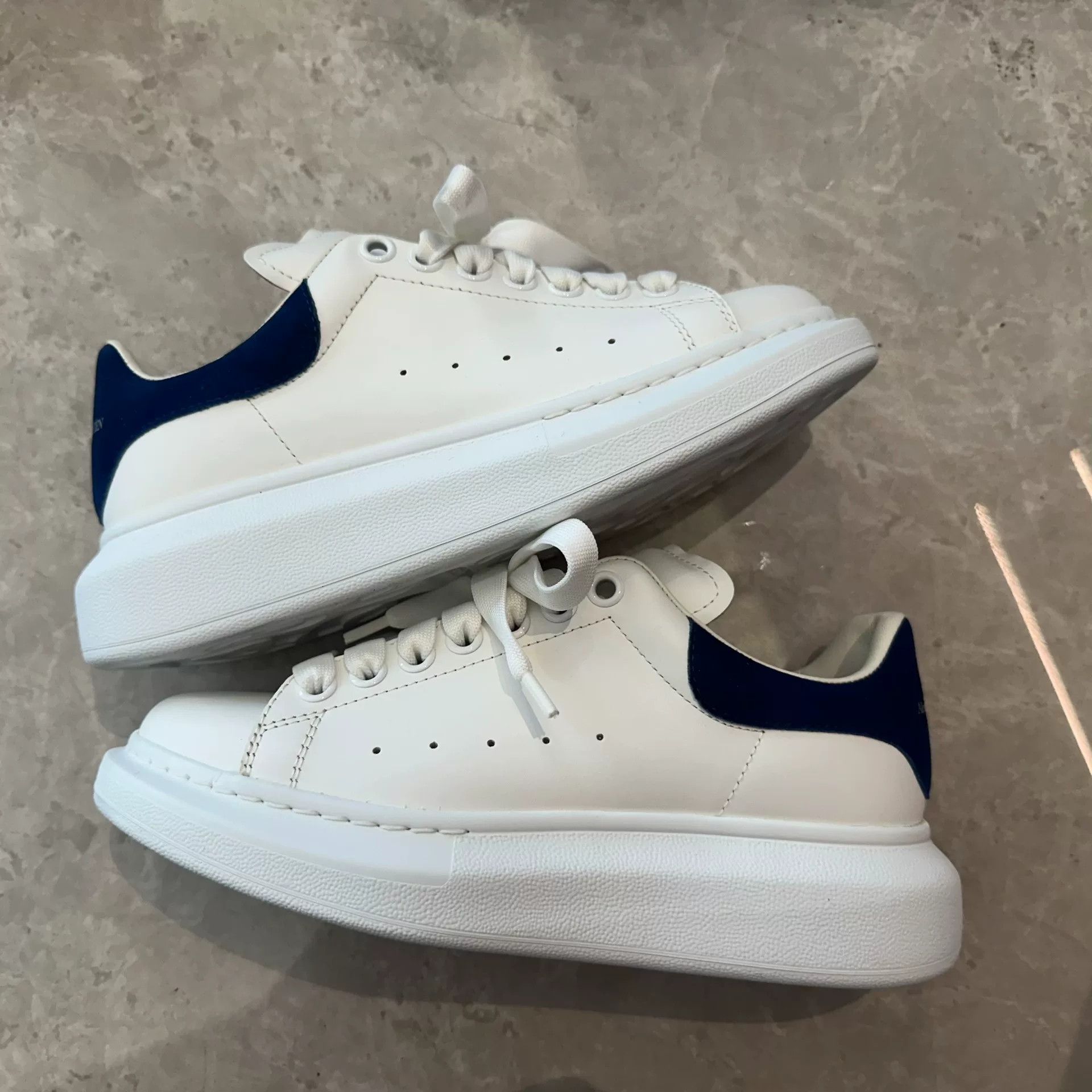 Alexander McQueen Alexander McQueen Blue Lowtop Sneakers us_7 Women Size US 7 / IT 37 - 2 Thumbnail