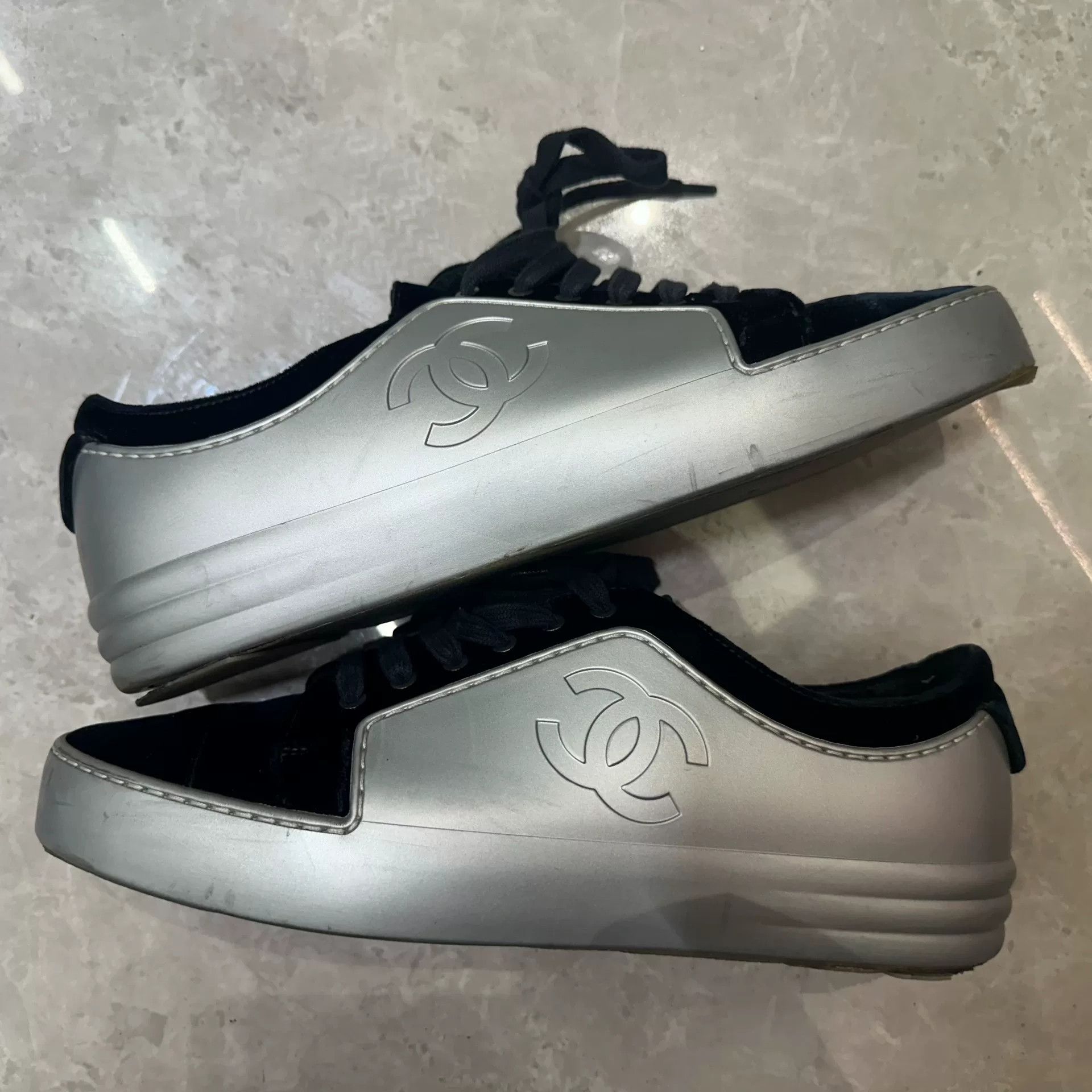 Chanel Chanel Velvet Blue Lowtop Sneakers 9 Men Size US 9 / EU 42 - 2 Thumbnail