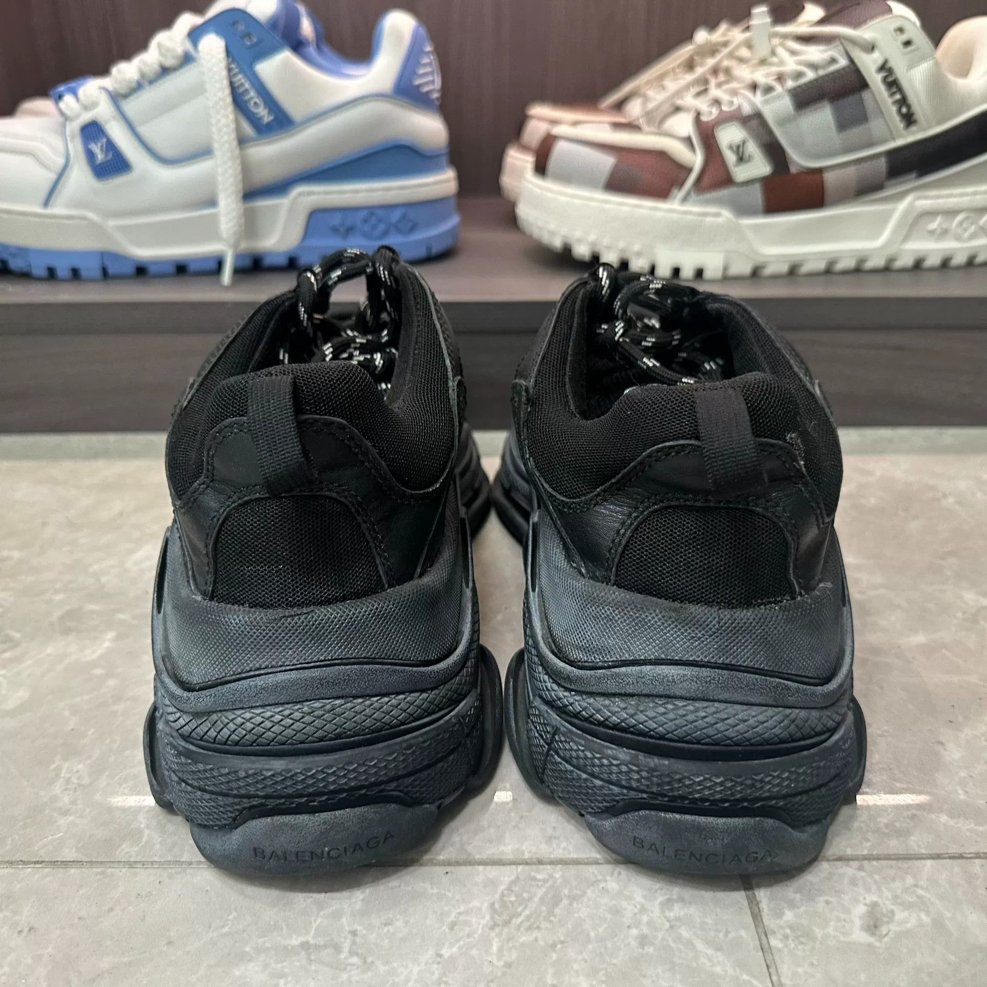 Balenciaga Balenciaga Retro Lowtop Sneakers 9 Men Size US 9 / EU 42 - 5 Thumbnail