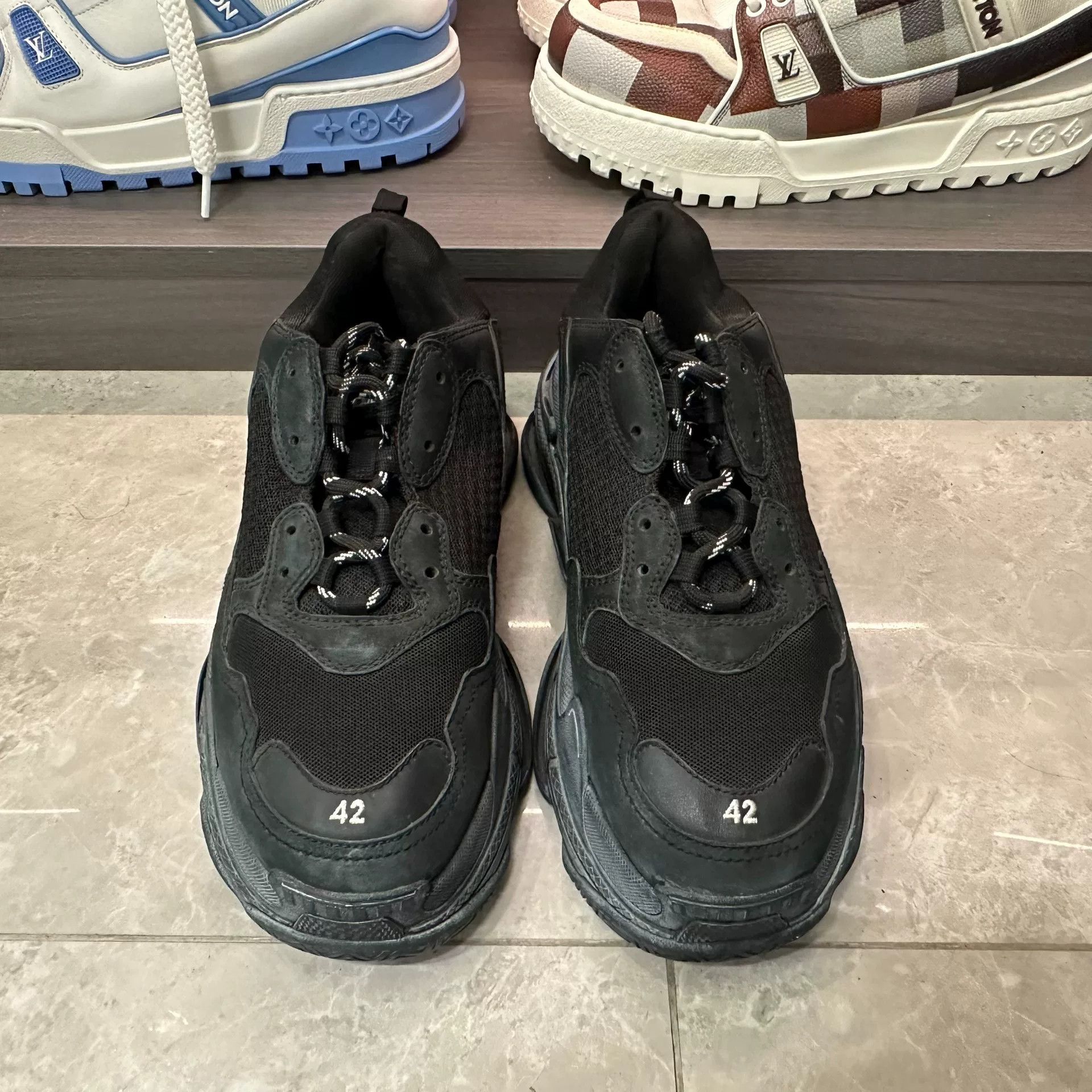 Balenciaga Balenciaga Retro Lowtop Sneakers 9 Men Size US 9 / EU 42 - 4 Thumbnail