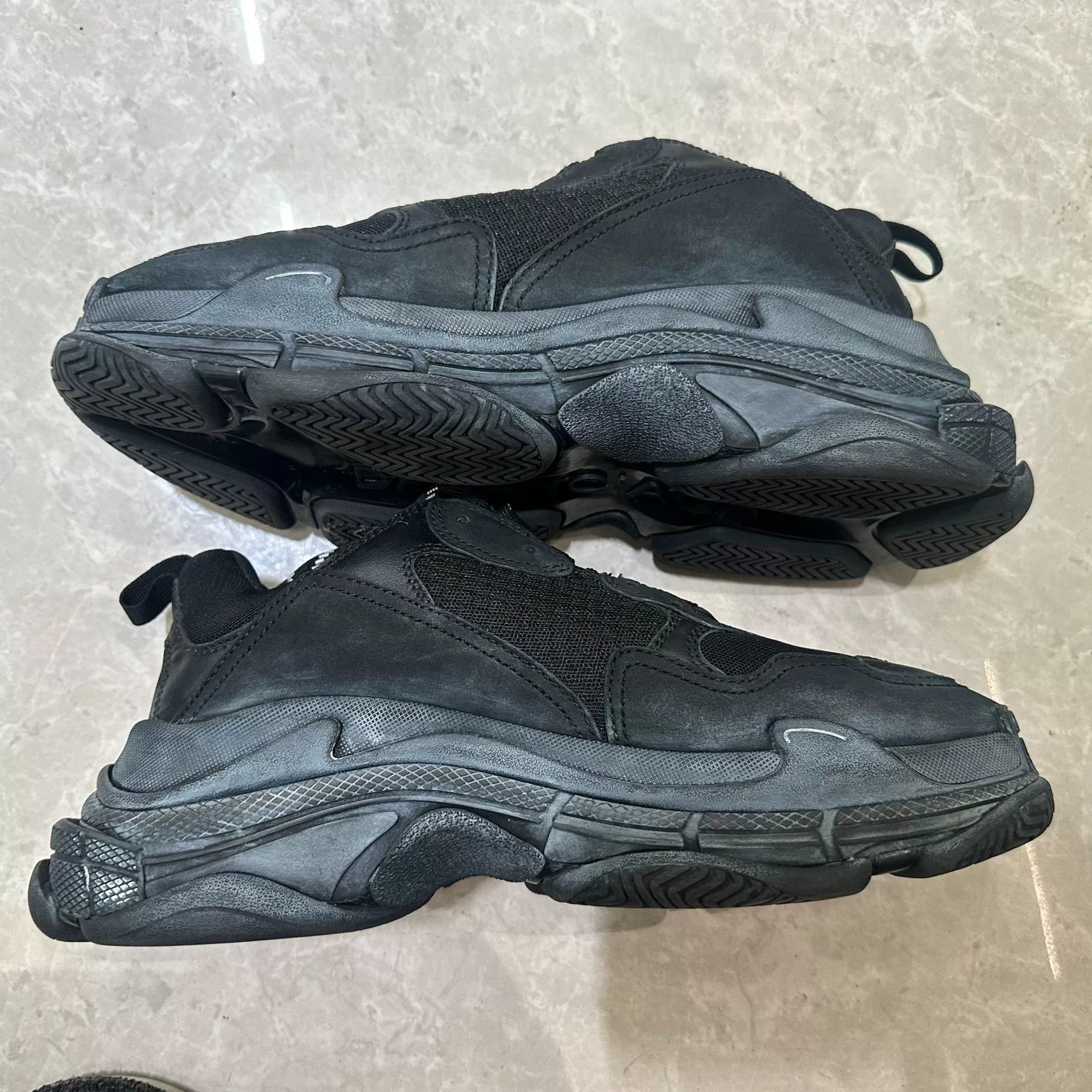 Balenciaga Balenciaga Retro Lowtop Sneakers 9 Men Size US 9 / EU 42 - 3 Thumbnail