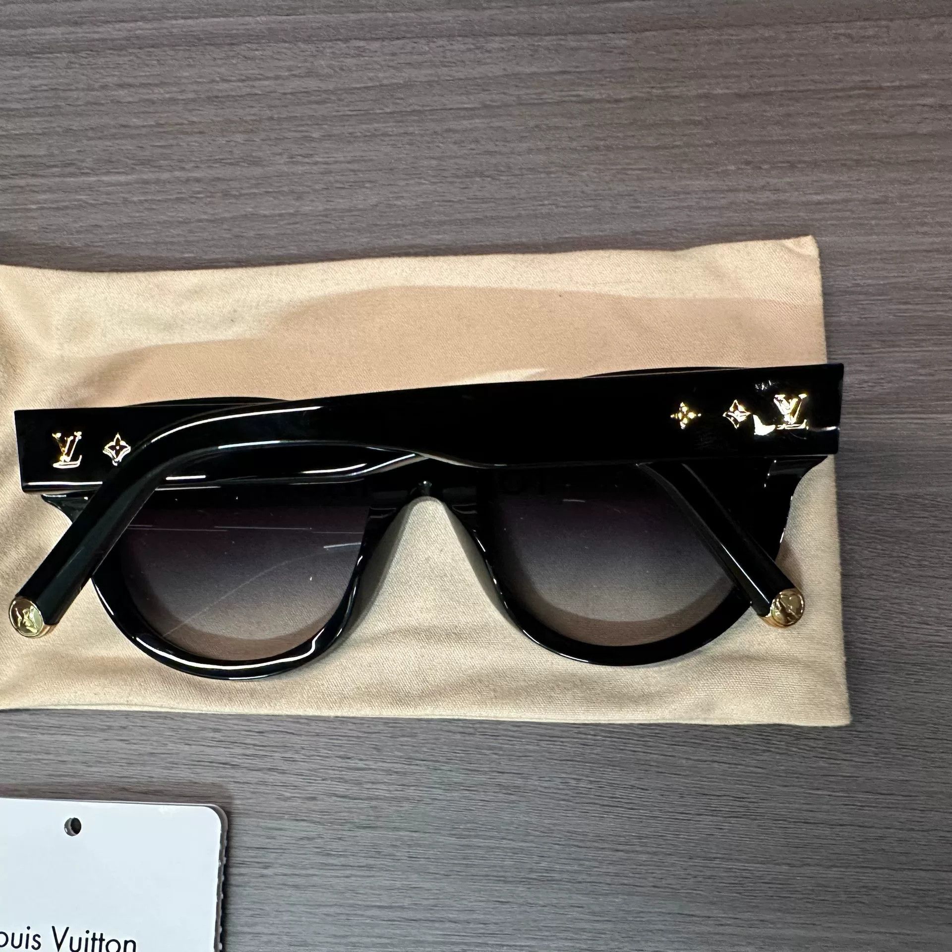 Louis Vuitton Louis Vuitton Retro Black Sunglasses one size Men Size ONE SIZE - 2 Thumbnail