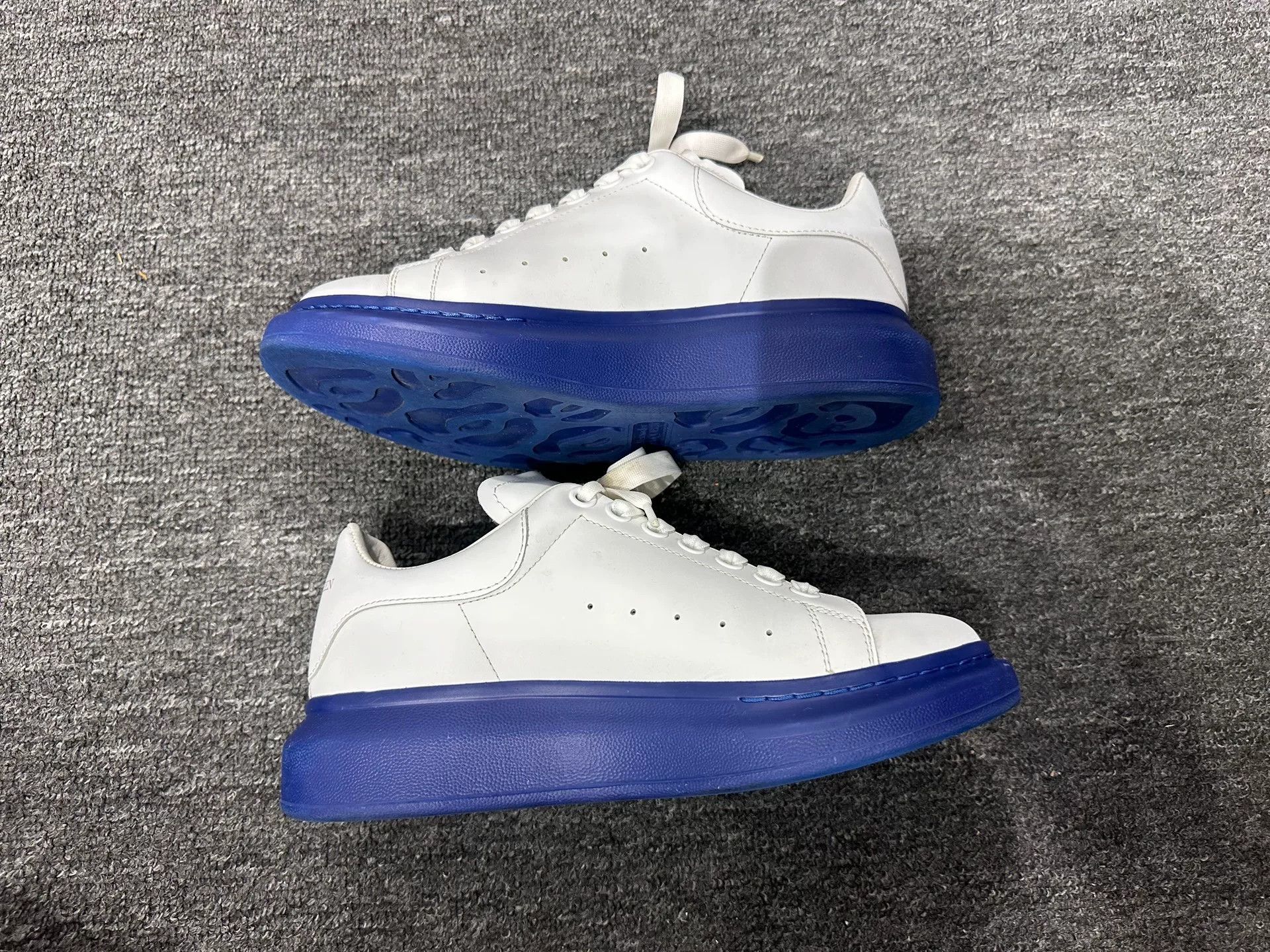 Alexander McQueen Alexander McQueen Blue Lowtop Sneakers 6 Men Size US 6 / EU 39 - 3 Thumbnail