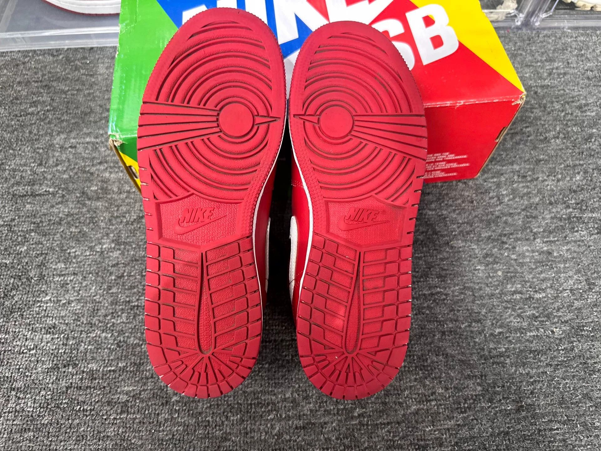 Nike Nike Red Lowtop Sneakers 5.5 Men Size US 5.5 / EU 38 - 6 Thumbnail