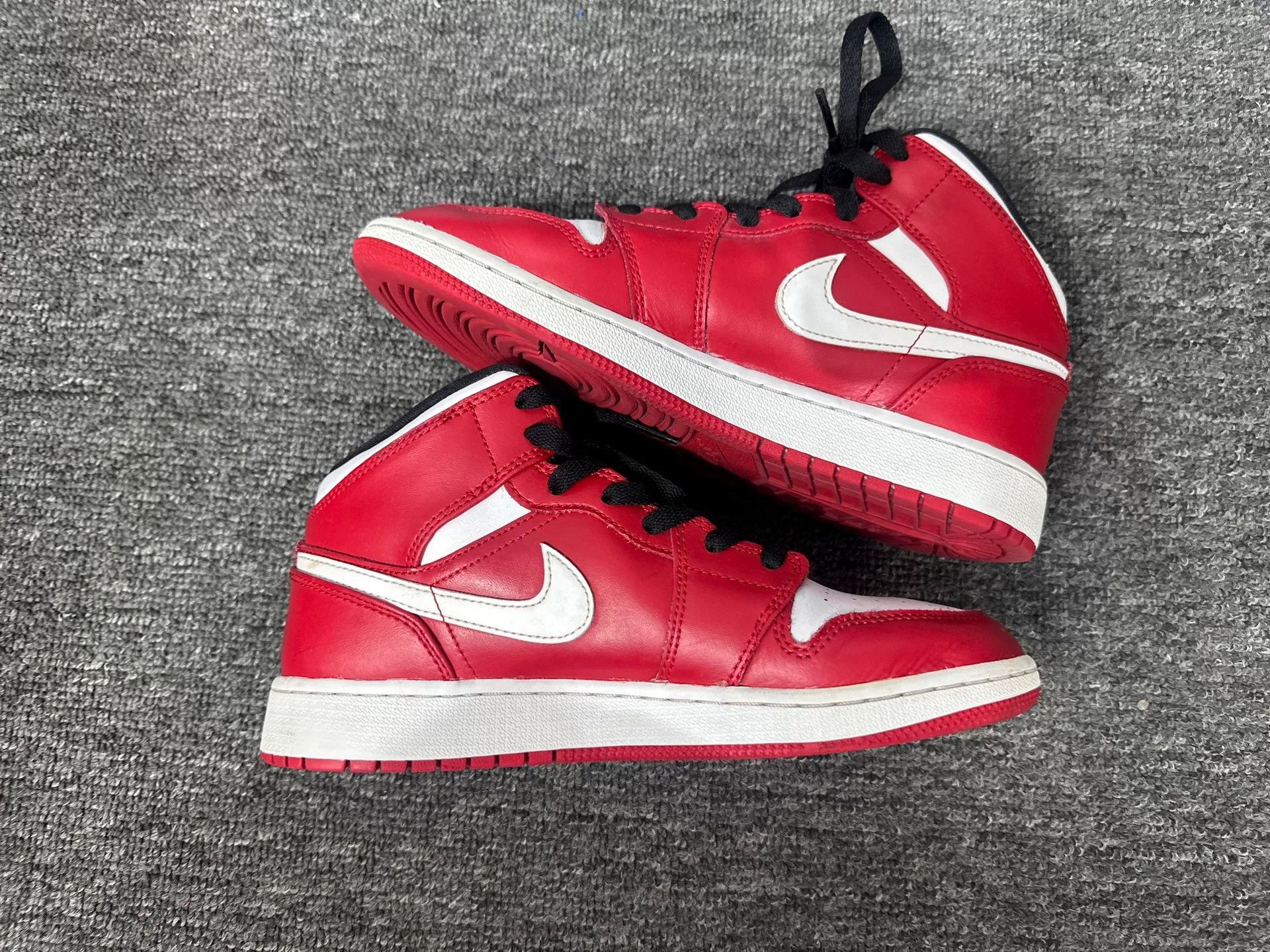 Nike Nike Red Lowtop Sneakers 5.5 Men Size US 5.5 / EU 38 - 3 Thumbnail