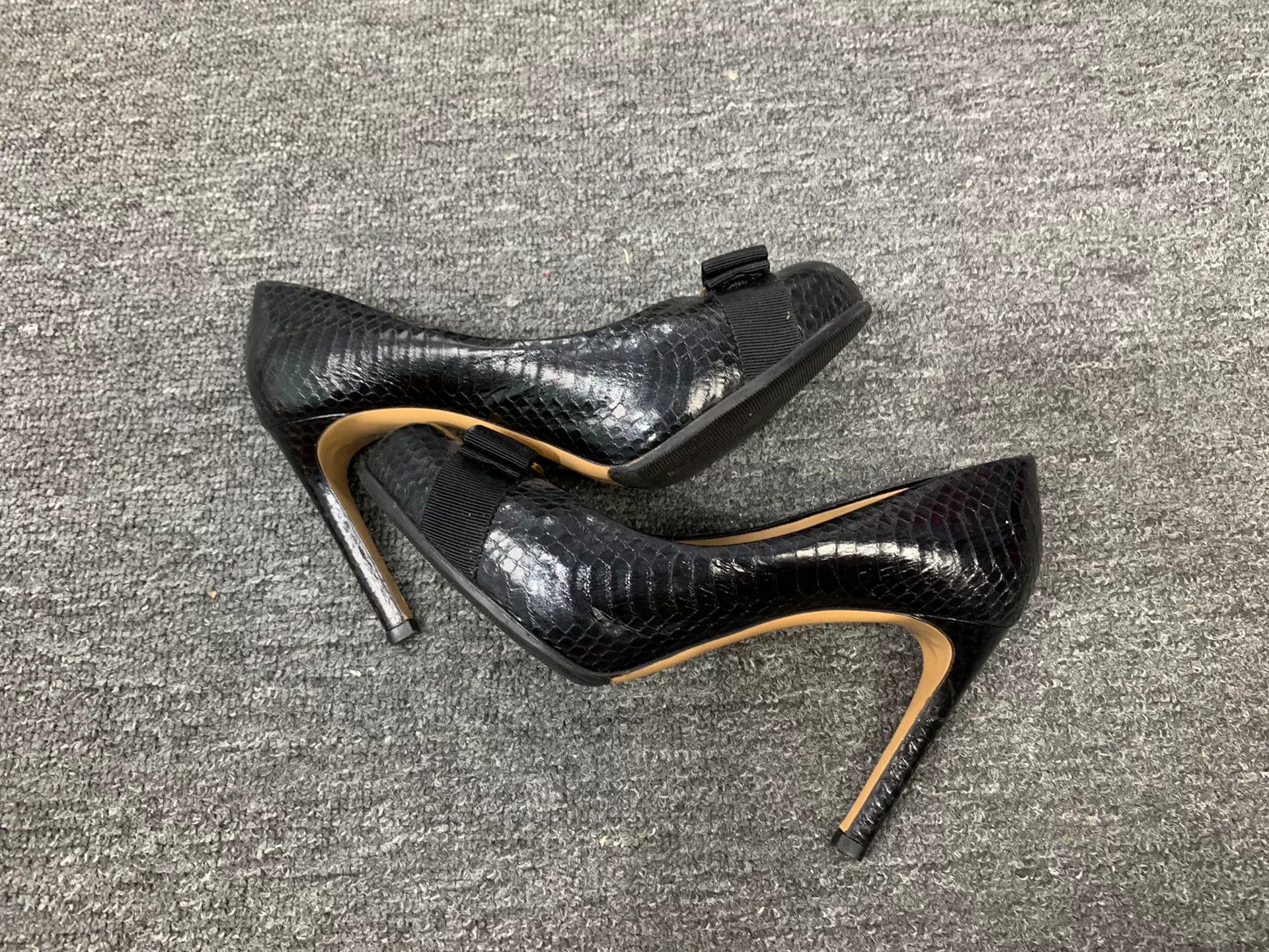 Salvatore Ferragamo Salvatore Ferragamo Lowtop Sneakers us_6 Women Size US 6 / IT 36 - 2 Thumbnail
