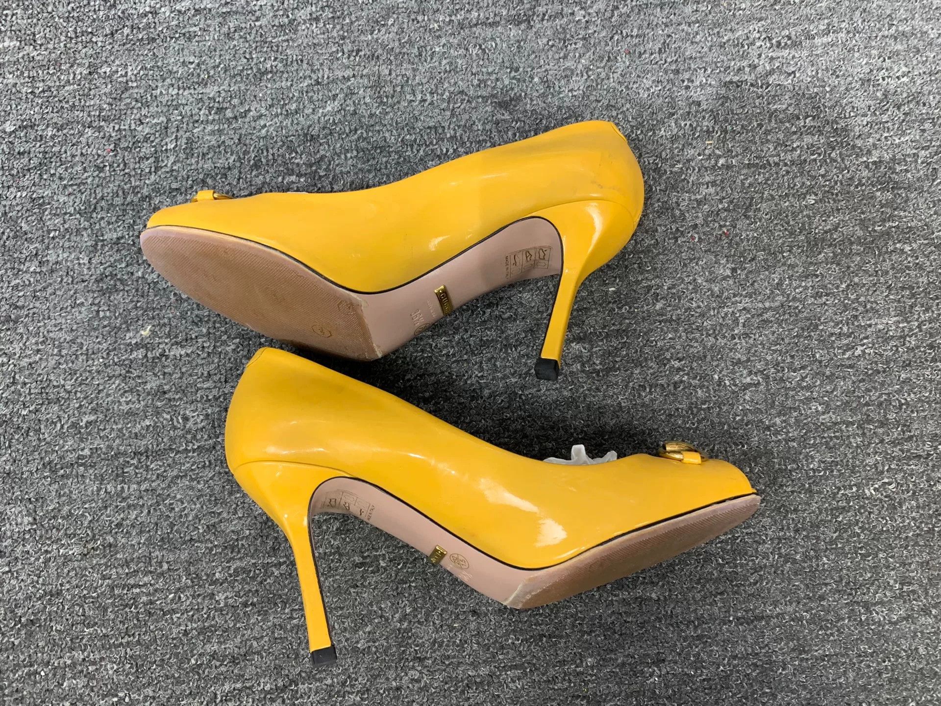 Gucci Gucci Patent Yellow Lowtop Sneakers us_6 Women Size US 6 / IT 36 - 3 Thumbnail
