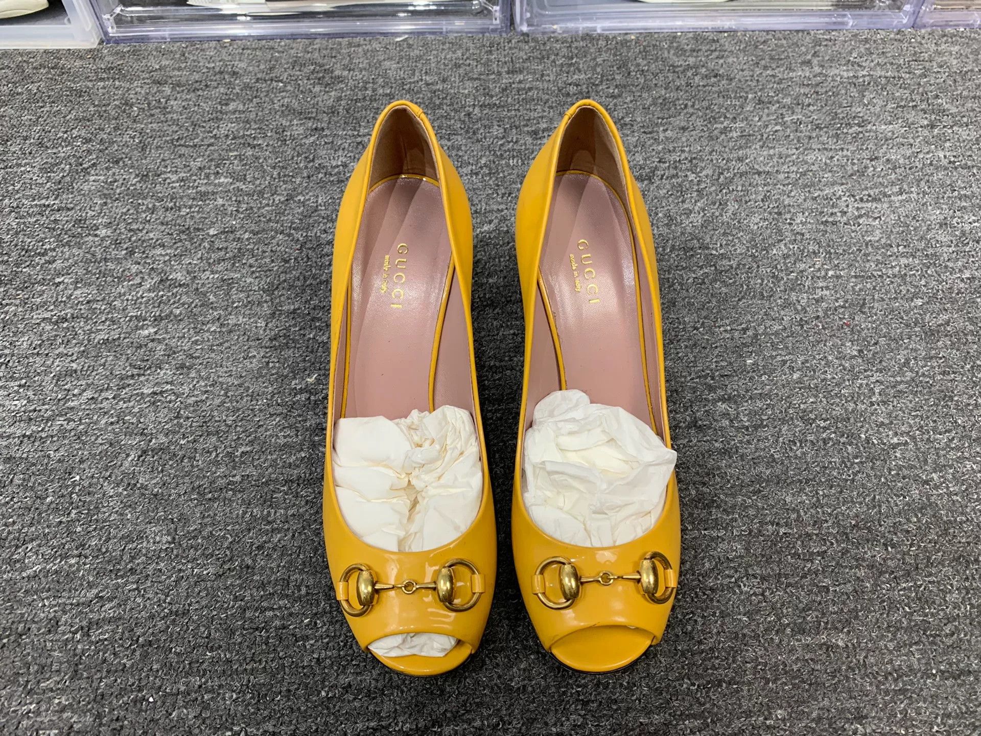 Gucci Gucci Patent Yellow Lowtop Sneakers us_6 Women Size US 6 / IT 36 - 4 Thumbnail