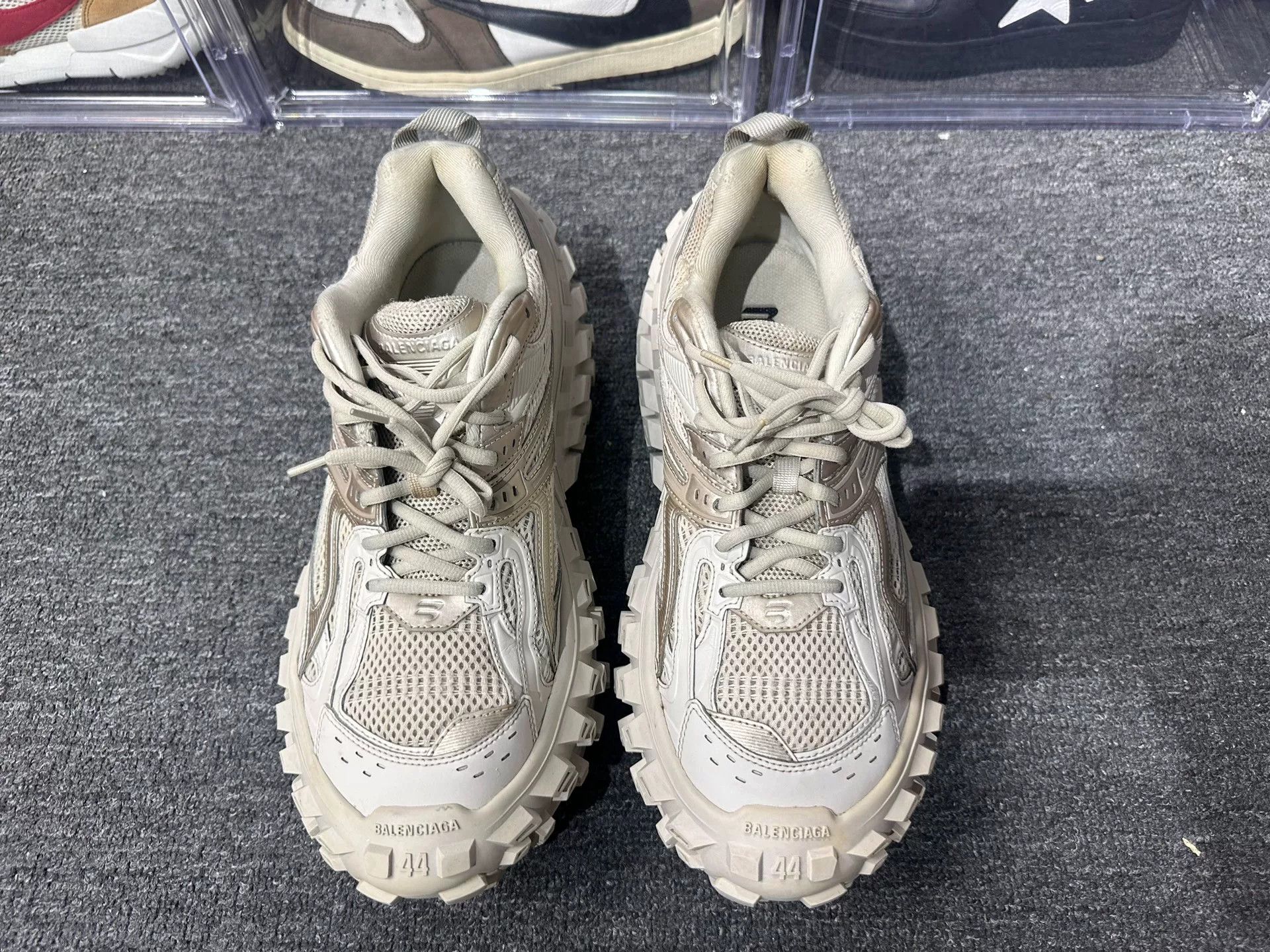 Balenciaga Balenciaga Brown Lowtop Sneakers 11 Men Size US 11 / EU 44 - 4 Thumbnail