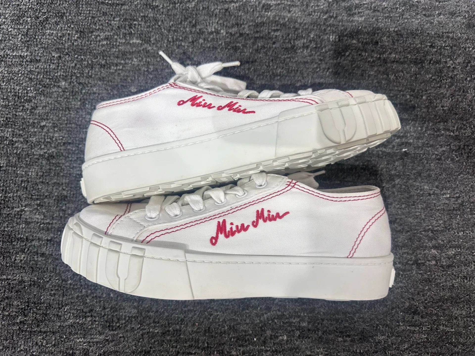 Miu Miu Miu Miu Retro Embroidered Lowtop Sneakers us_7 Women Size US 7 / IT 37 - 2 Thumbnail