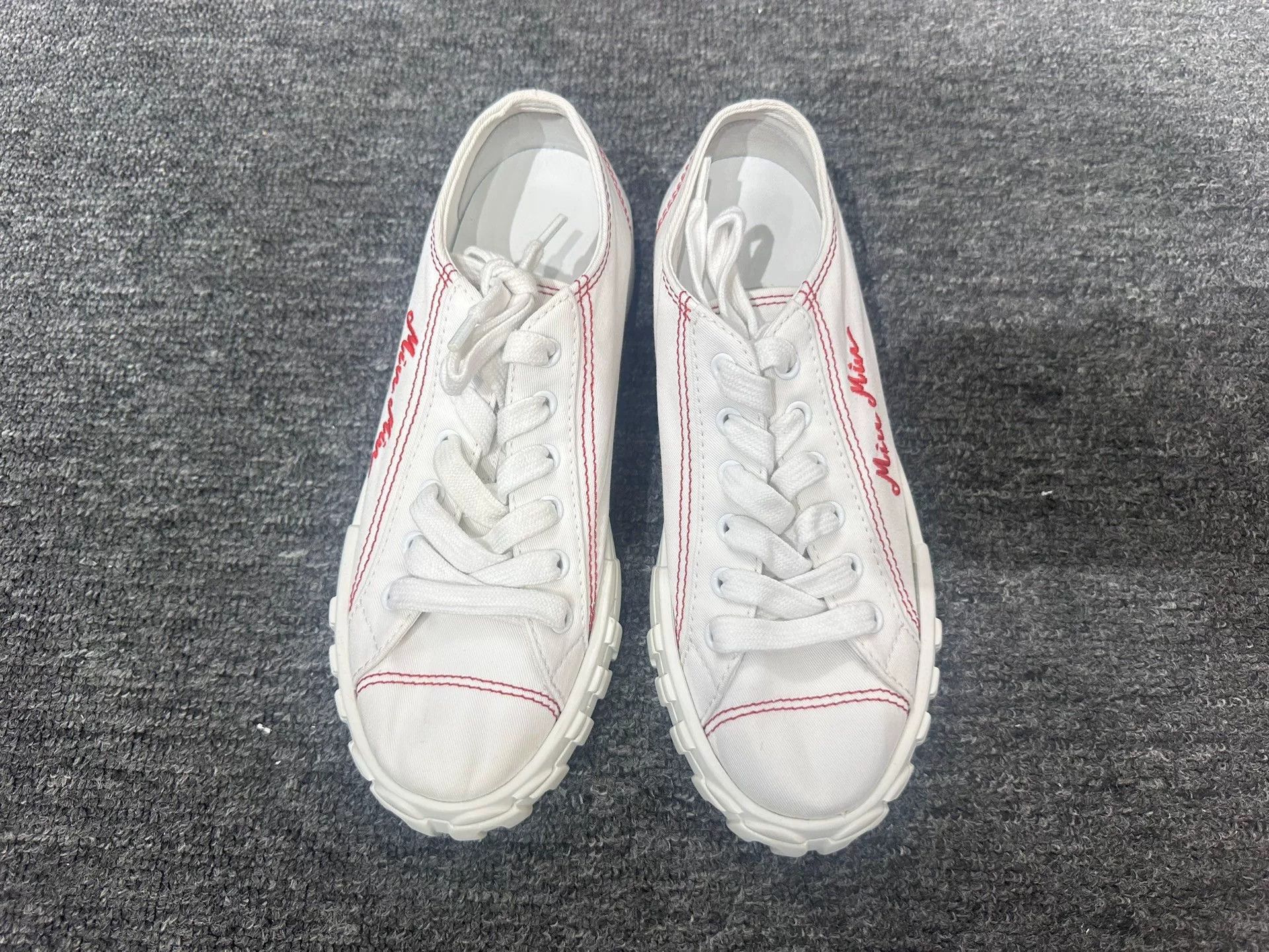 Miu Miu Miu Miu Retro Embroidered Lowtop Sneakers us_7 Women Size US 7 / IT 37 - 4 Thumbnail