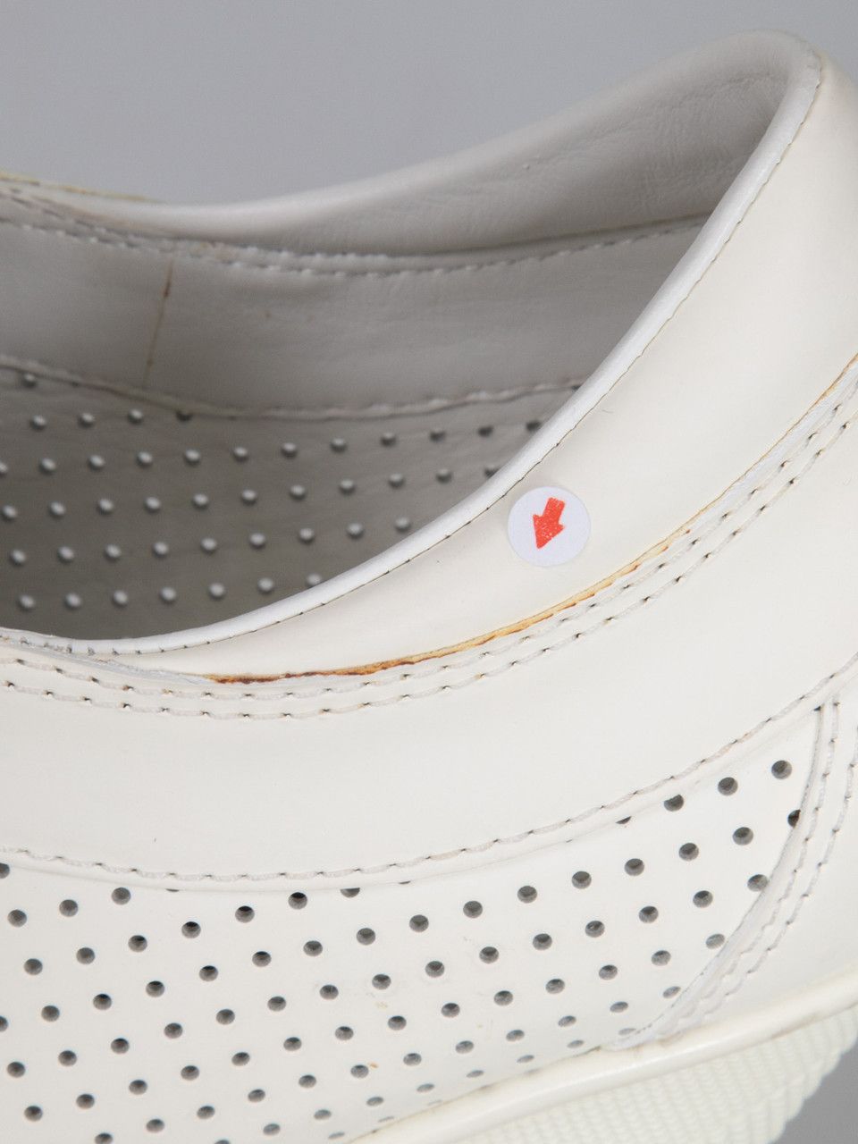 Louis Vuitton White Leather Perforated Wedges Size US 7.5 / IT 37.5 - 13 Thumbnail