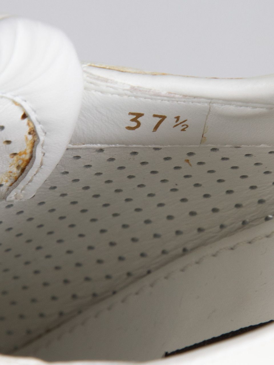 Louis Vuitton White Leather Perforated Wedges Size US 7.5 / IT 37.5 - 7 Thumbnail
