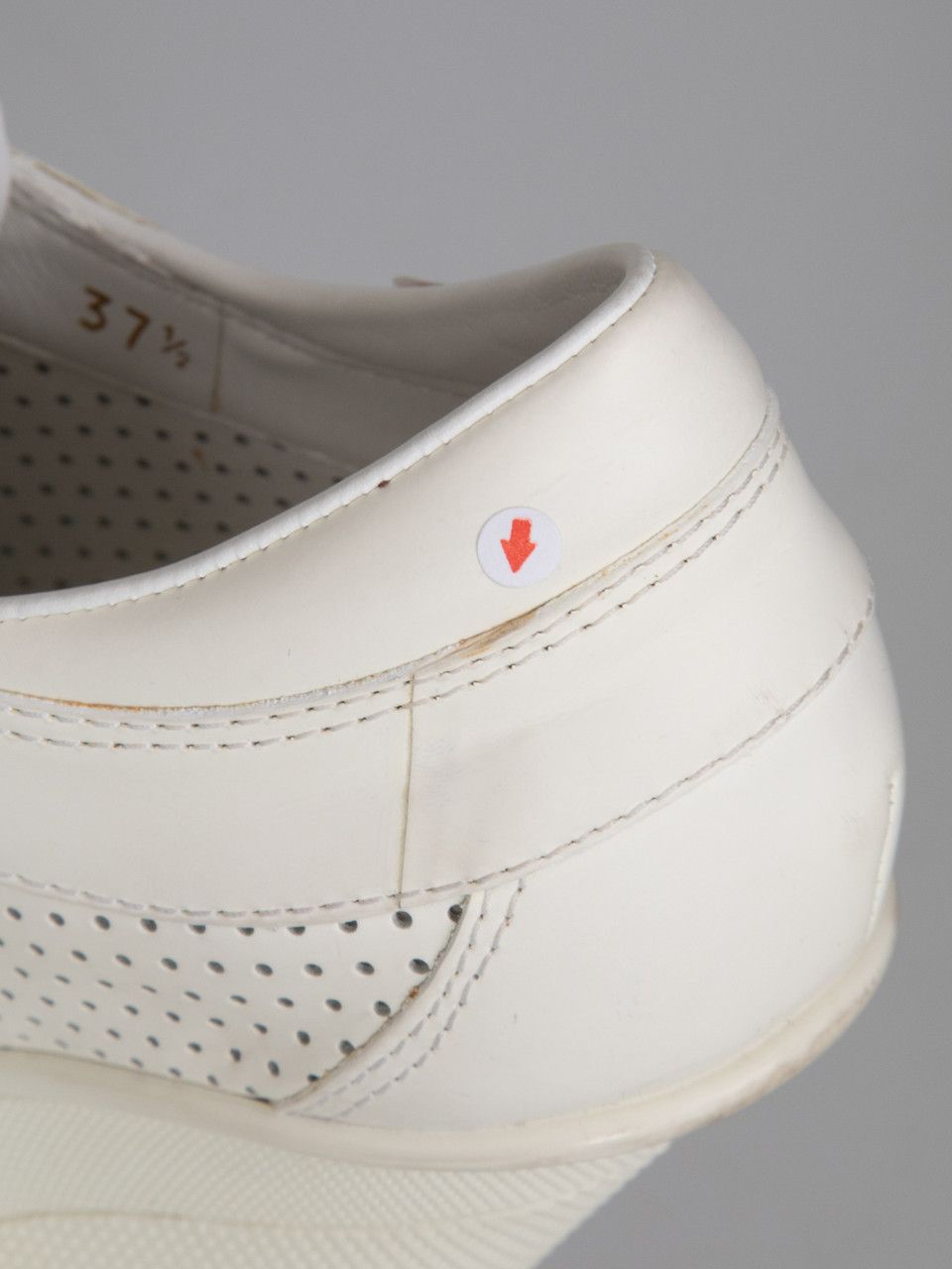 Louis Vuitton White Leather Perforated Wedges Size US 7.5 / IT 37.5 - 14 Thumbnail