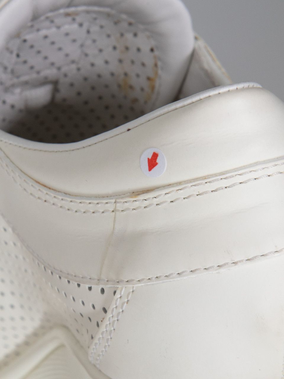 Louis Vuitton White Leather Perforated Wedges Size US 7.5 / IT 37.5 - 11 Thumbnail