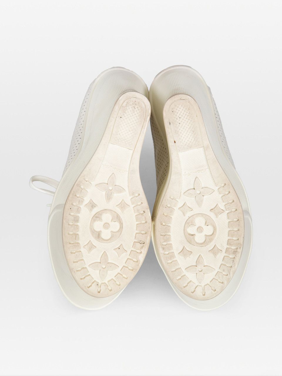 Louis Vuitton White Leather Perforated Wedges Size US 7.5 / IT 37.5 - 5 Thumbnail