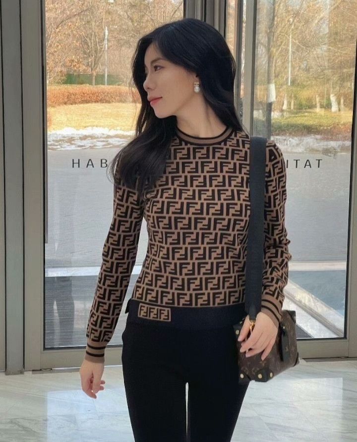 Fendi Fendi Logo All-over Print Crewneck Knit Sweater Size S / US 4 / IT 40 - 9 Thumbnail