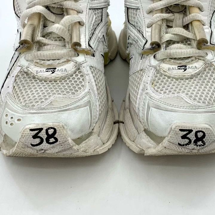 Balenciaga Balenciaga Runner Gray Distressed Sneakers 38 Size US 7 / IT 37 - 8 Thumbnail