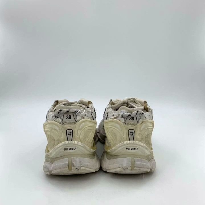 Balenciaga Balenciaga Runner Gray Distressed Sneakers 38 Size US 7 / IT 37 - 4 Thumbnail