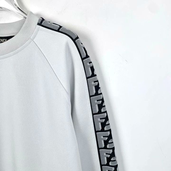 Fendi Fendi White Side Logo Crewneck Sweatshirt Size XS / US 0-2 / IT 36-38 - 3 Thumbnail