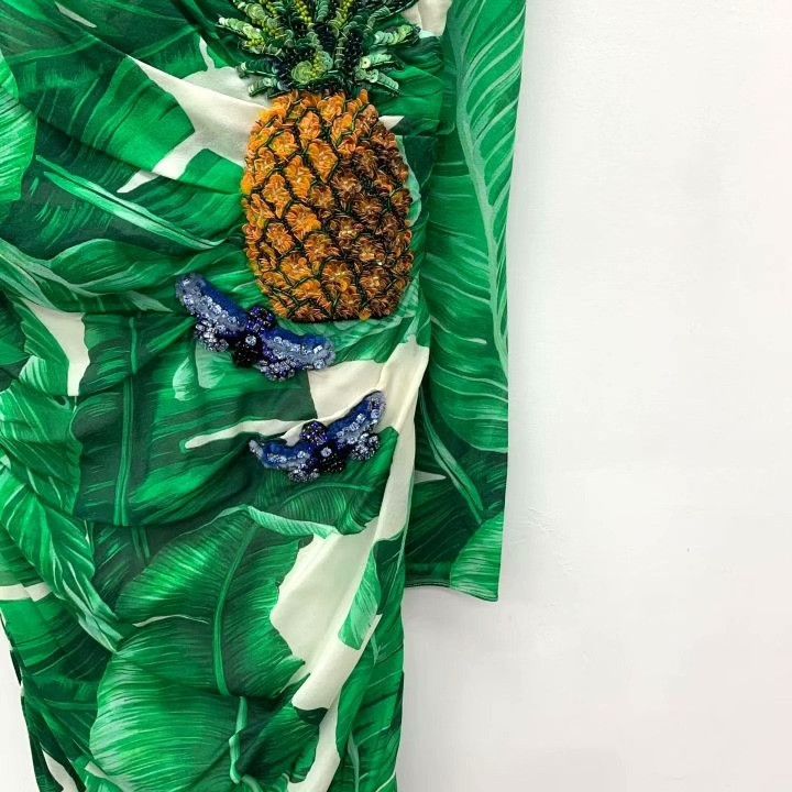 Dolce & Gabbana Dolce Gabbana Green Silk V-neck Dress Size S / US 4 / IT 40 - 4 Thumbnail