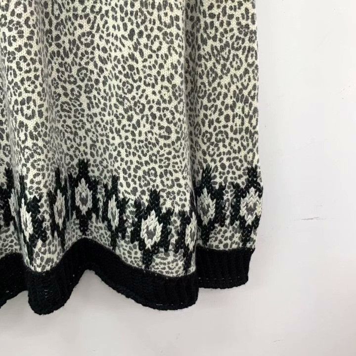 Valentino Valentino Leopard Print Knit Sweater Size S / US 4 / IT 40 - 4 Thumbnail