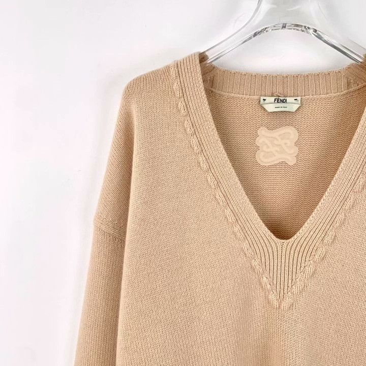 Fendi Fendi Logo-Embroidered Cashmere V-Neck Sweater Size M / US 6-8 / IT 42-44 - 3 Thumbnail