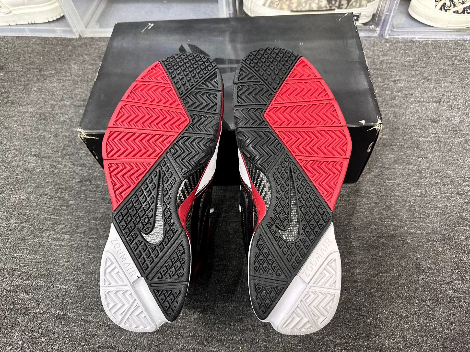 Nike Nike KOBE Red Lowtop Sneakers 13 Men Size US 13 / EU 46 - 6 Thumbnail