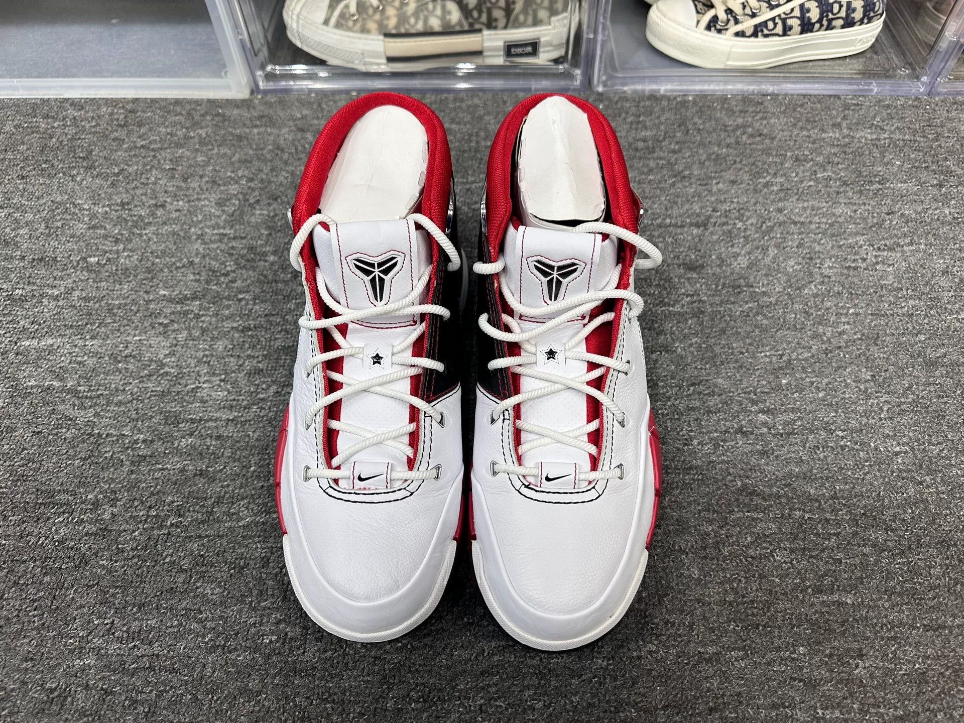 Nike Nike KOBE Red Lowtop Sneakers 13 Men Size US 13 / EU 46 - 4 Thumbnail