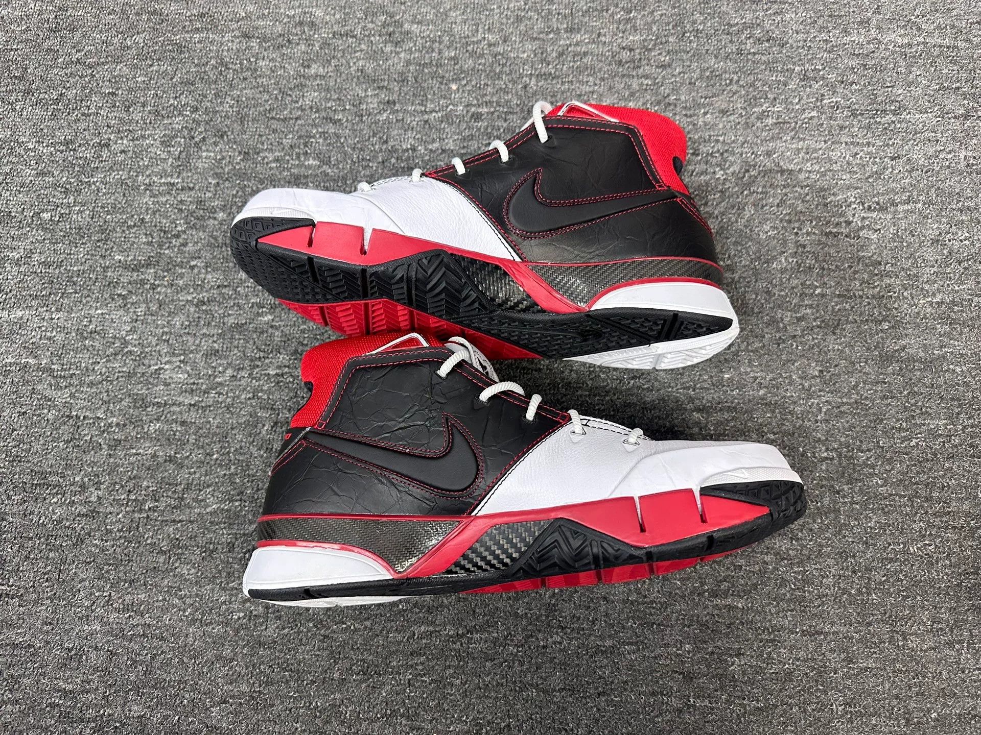 Nike Nike KOBE Red Lowtop Sneakers 13 Men Size US 13 / EU 46 - 3 Thumbnail
