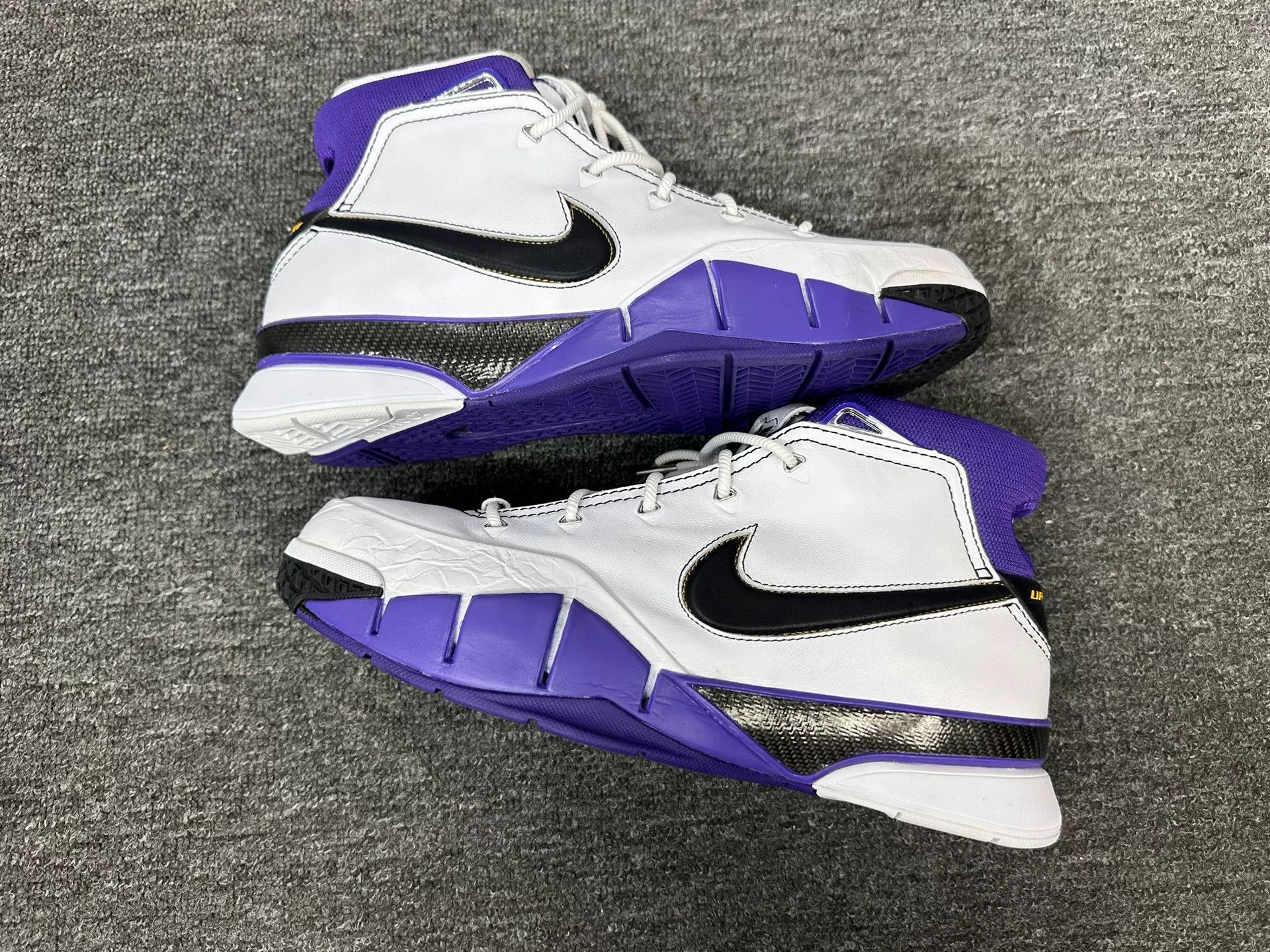 Nike Nike KOBE Black Lowtop Sneakers 13 Men Size US 13 / EU 46 - 2 Thumbnail