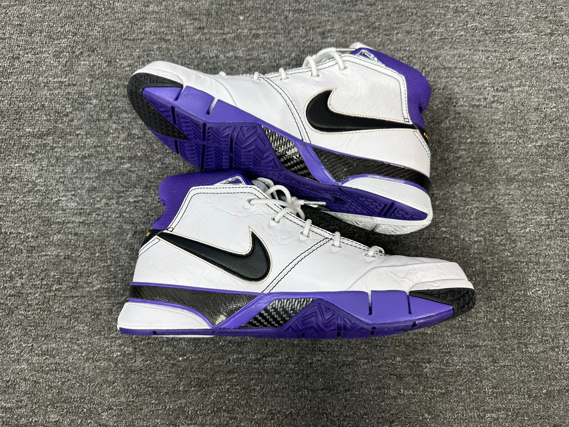 Nike Nike KOBE Black Lowtop Sneakers 13 Men Size US 13 / EU 46 - 3 Thumbnail
