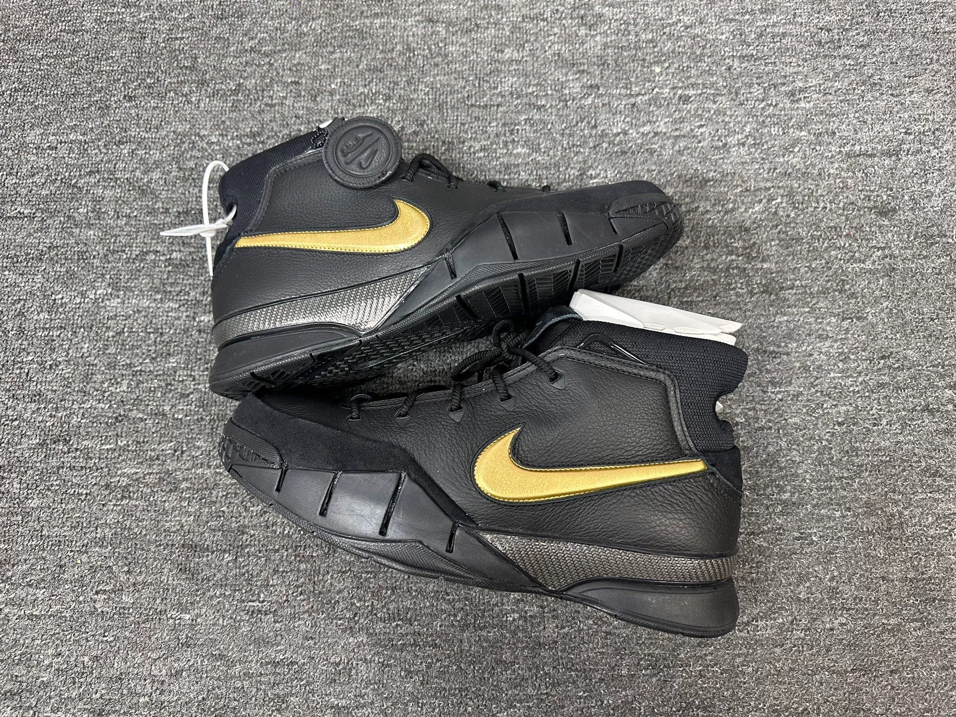 Nike Nike KOBE Black Lowtop Sneakers 13 Men Size US 13 / EU 46 - 2 Thumbnail