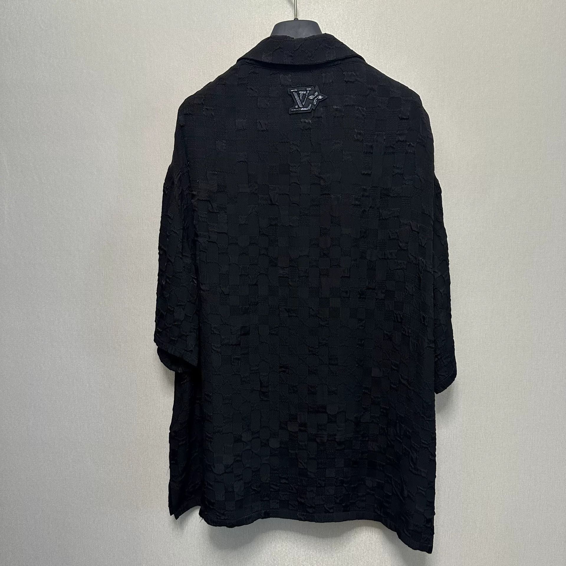 Louis Vuitton Louis Vuitton Embroidered Shirt xl Men Size US XL / EU 56 / 4 - 2 Thumbnail