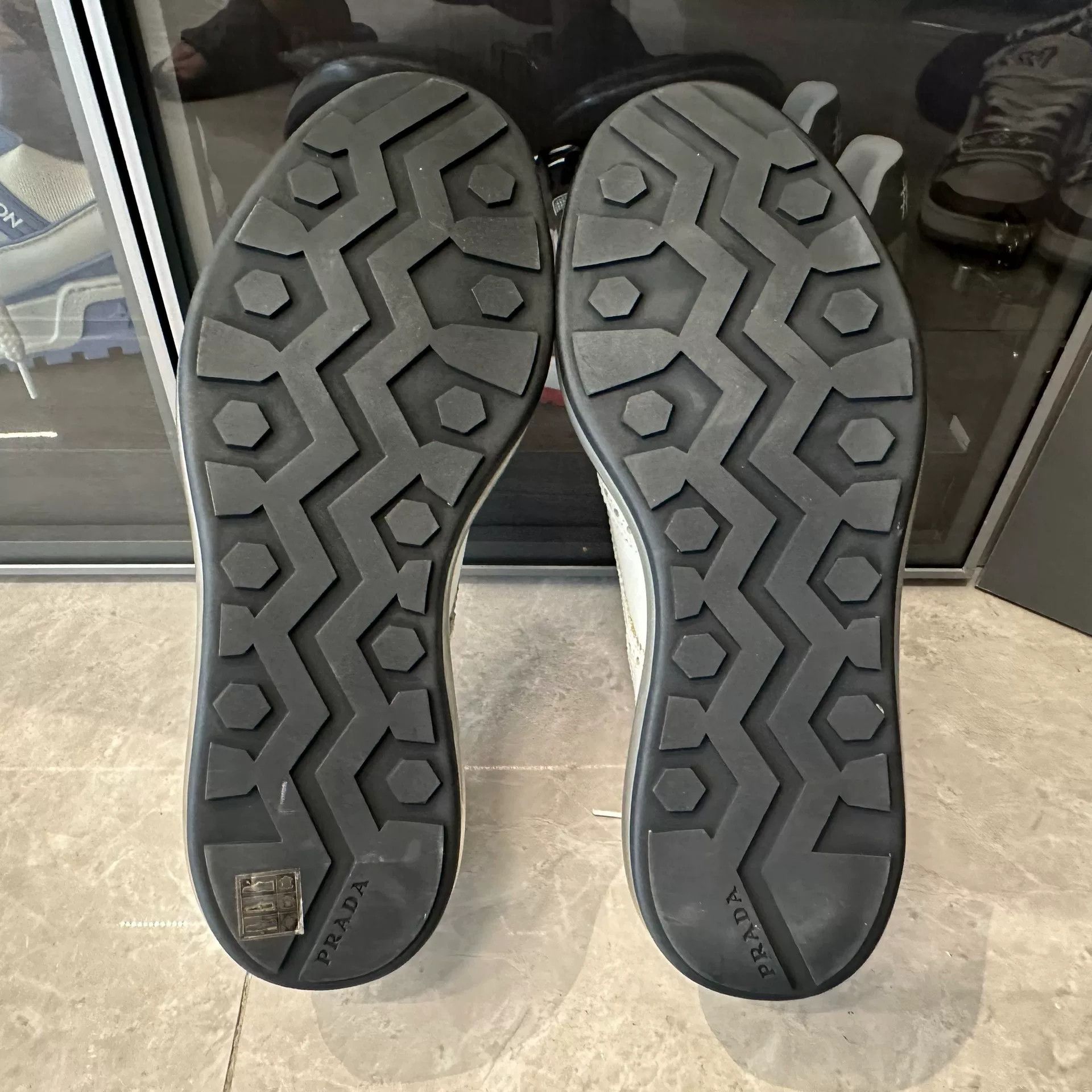 Prada Prada Casual Lowtop Sneakers 9 Men Size US 9 / EU 42 - 6 Thumbnail