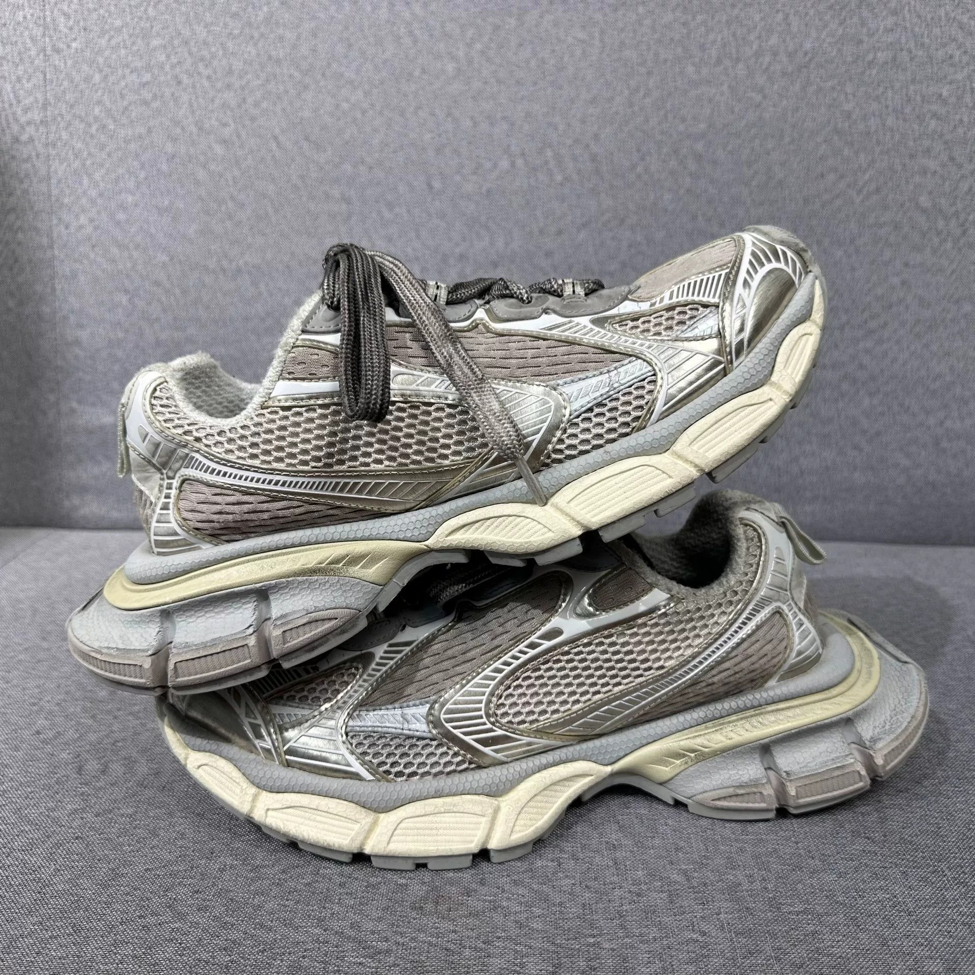 Balenciaga Balenciaga White Lowtop Sneakers 8 Men Size US 8 / EU 41 - 2 Thumbnail