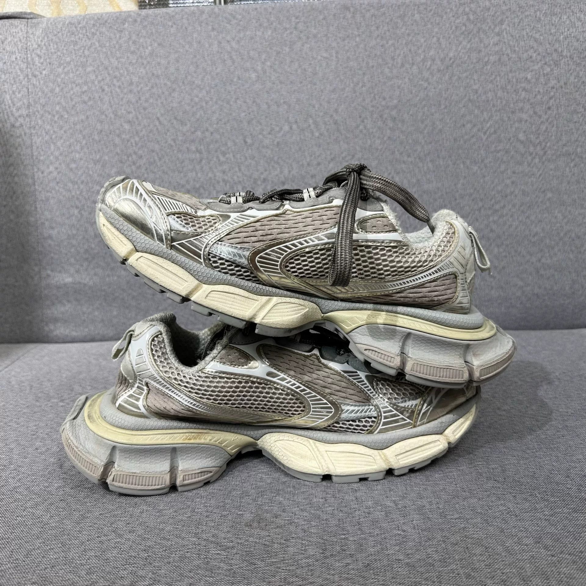 Balenciaga Balenciaga White Lowtop Sneakers 8 Men Size US 8 / EU 41 - 3 Thumbnail