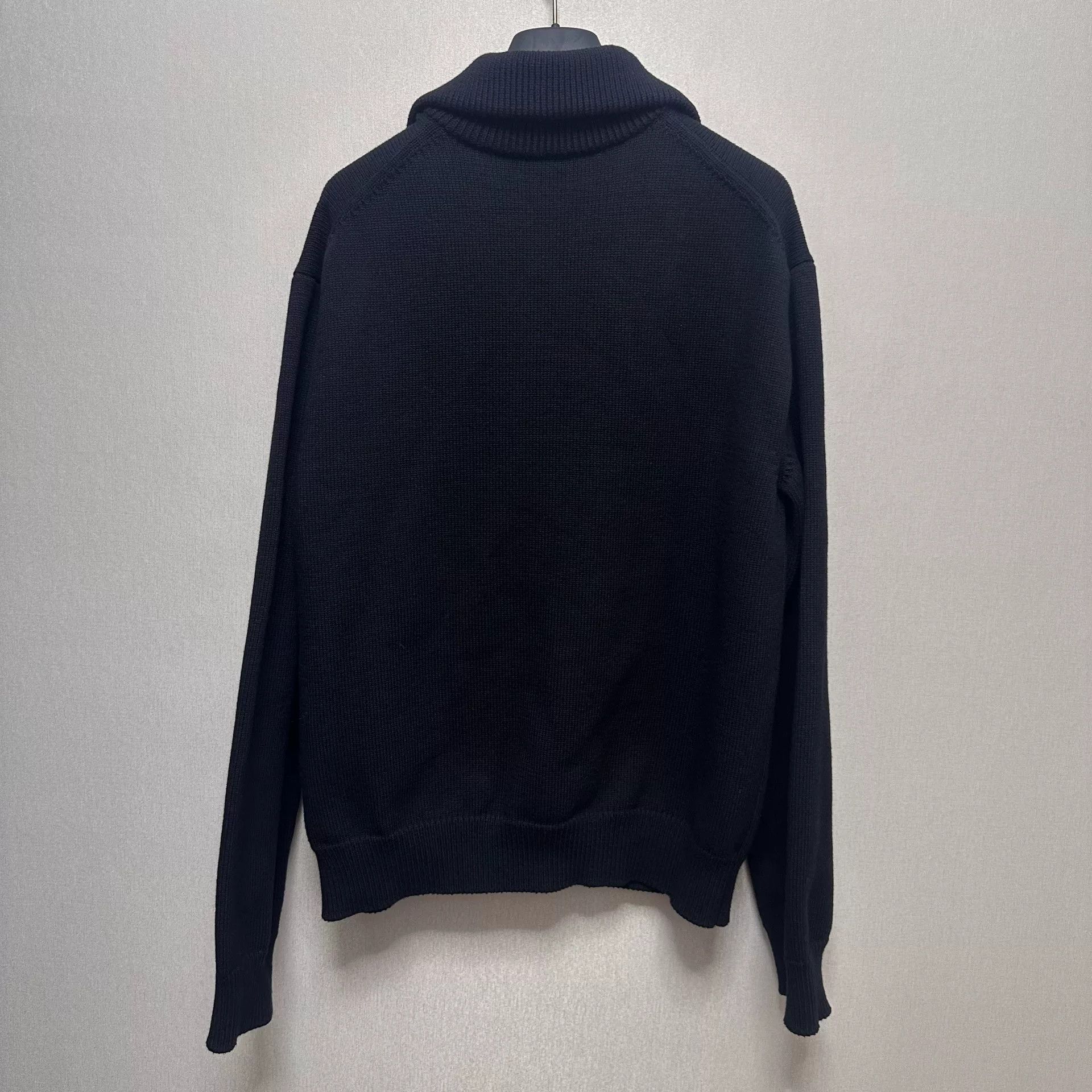 Louis Vuitton Louis Vuitton Black Sweater M Women Size M / US 6-8 / IT 42-44 - 2 Thumbnail