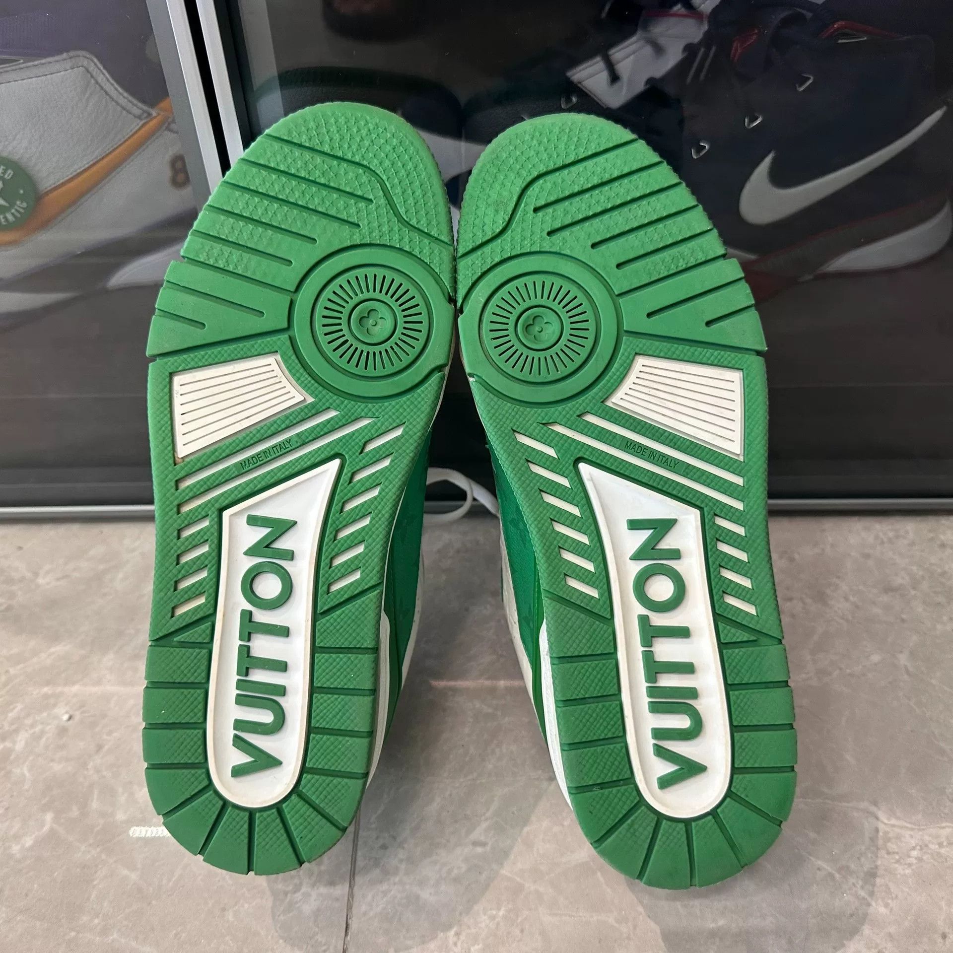 Louis Vuitton Louis Vuitton Training Green Lowtop Sneakers 6 Men Size US 6 / EU 39 - 6 Thumbnail