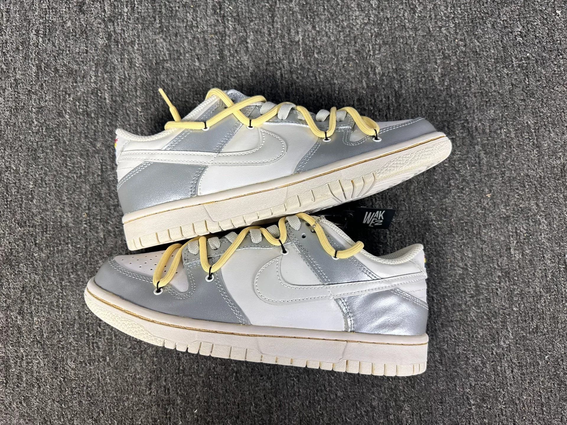 Nike Nike DUNK Silver Lowtop Sneakers 5.5 Men Size US 5.5 / EU 38 - 2 Thumbnail