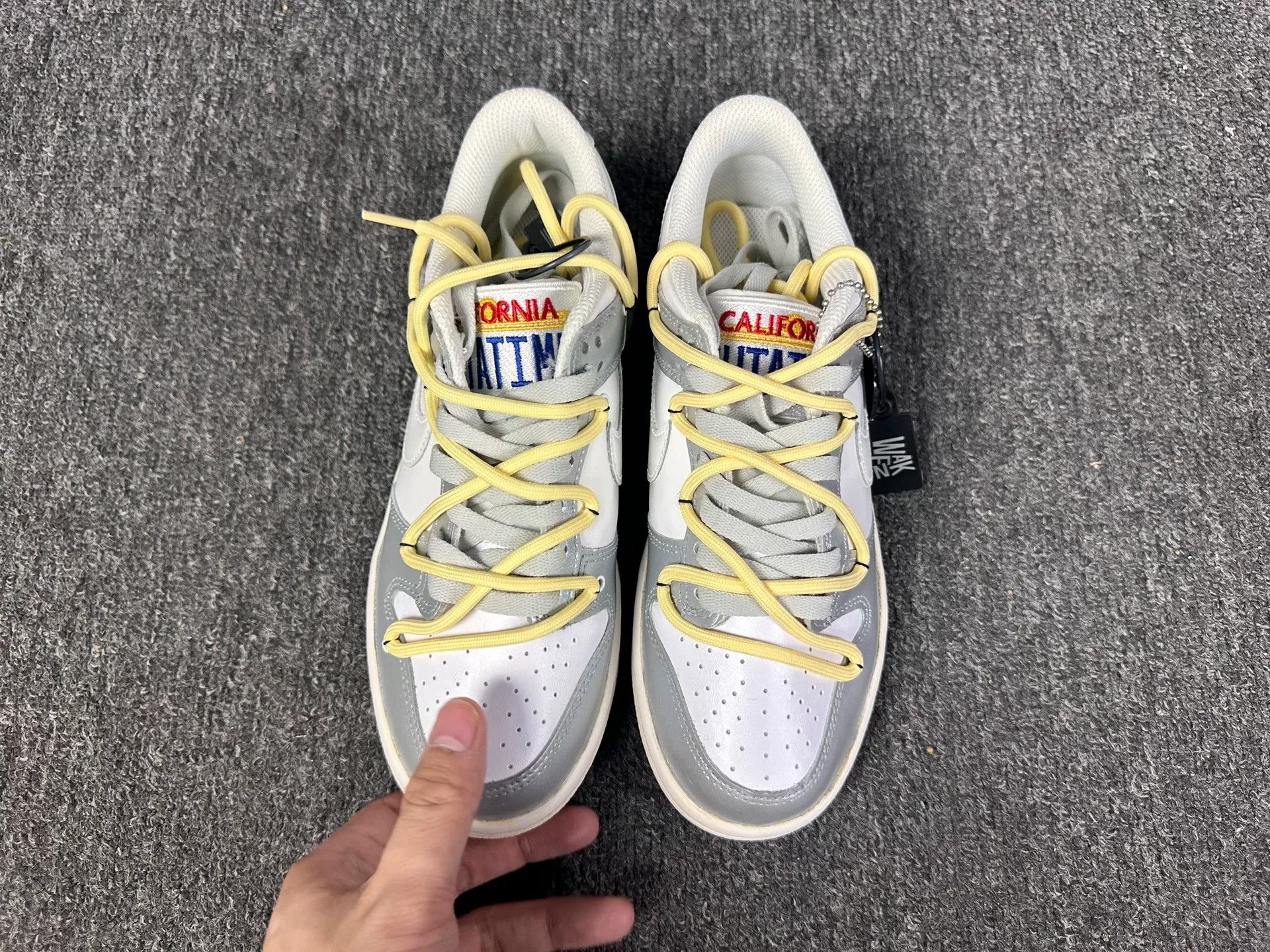 Nike Nike DUNK Silver Lowtop Sneakers 5.5 Men Size US 5.5 / EU 38 - 4 Thumbnail