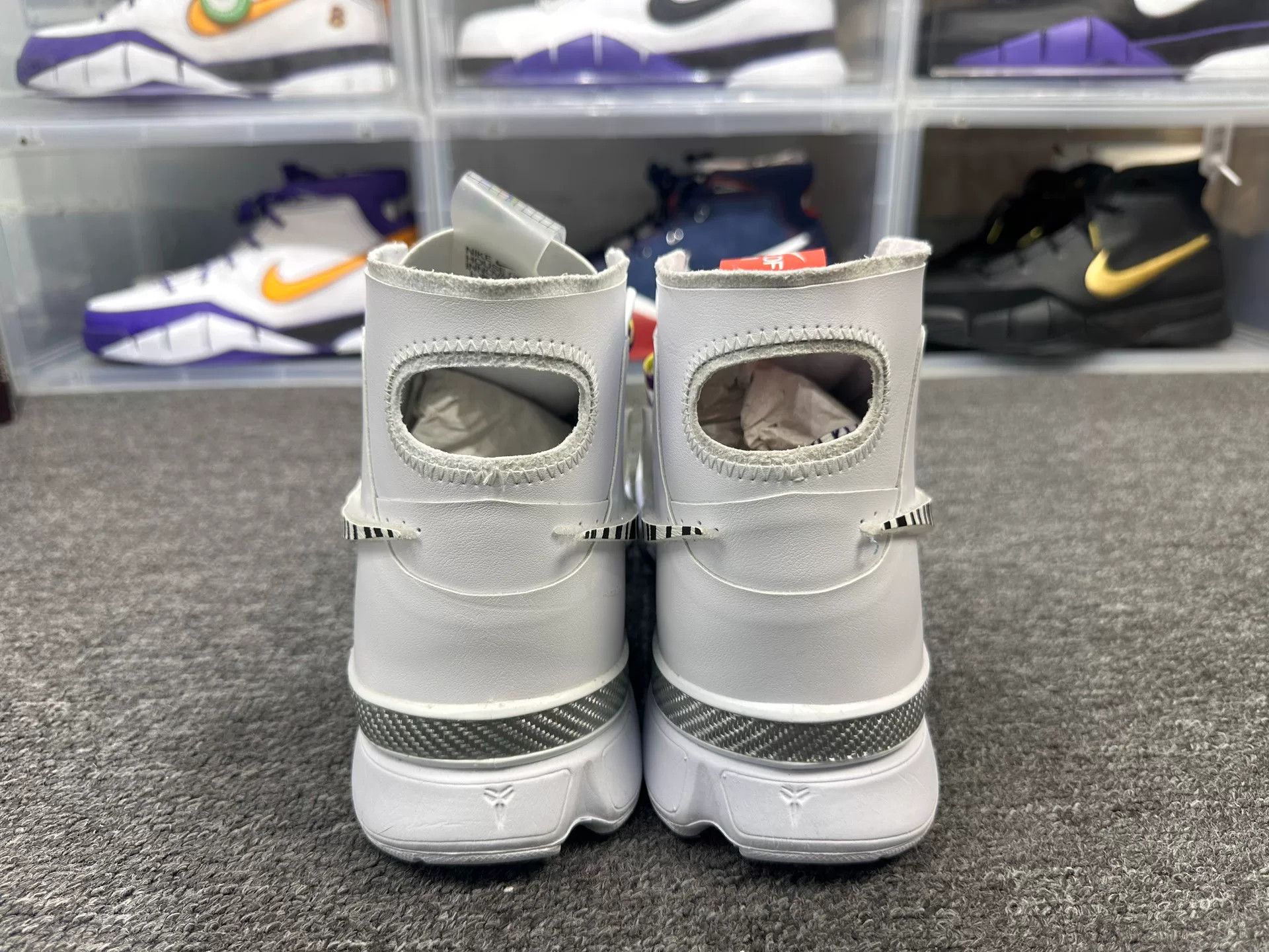 Nike Nike KOBE White Lowtop Sneakers 13 Men Size US 13 / EU 46 - 5 Thumbnail