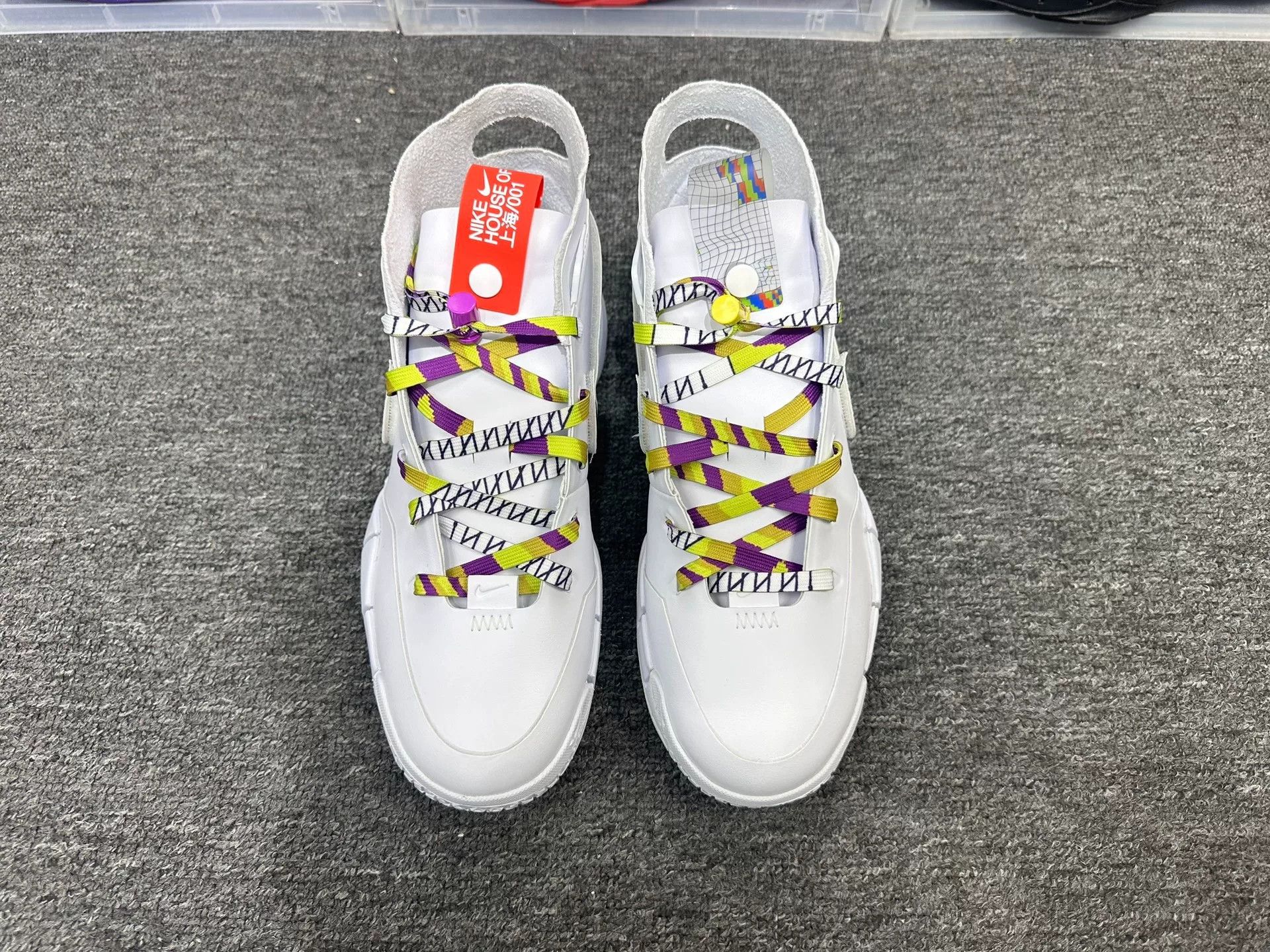 Nike Nike KOBE White Lowtop Sneakers 13 Men Size US 13 / EU 46 - 4 Thumbnail